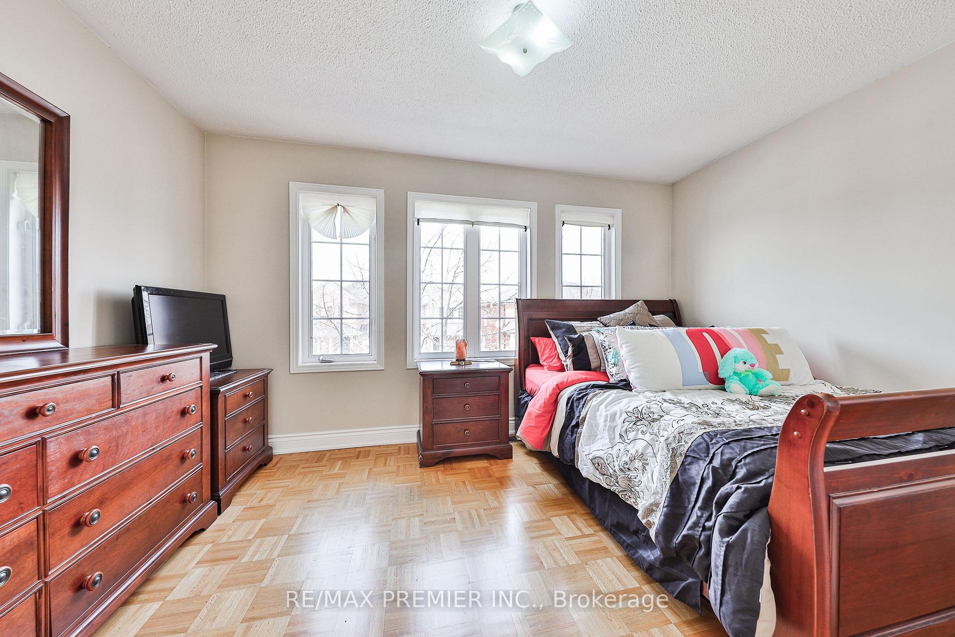 Photo 28 of 17 Laurelhurst Crescent, Vaughan, Vellore Village — HOMEH