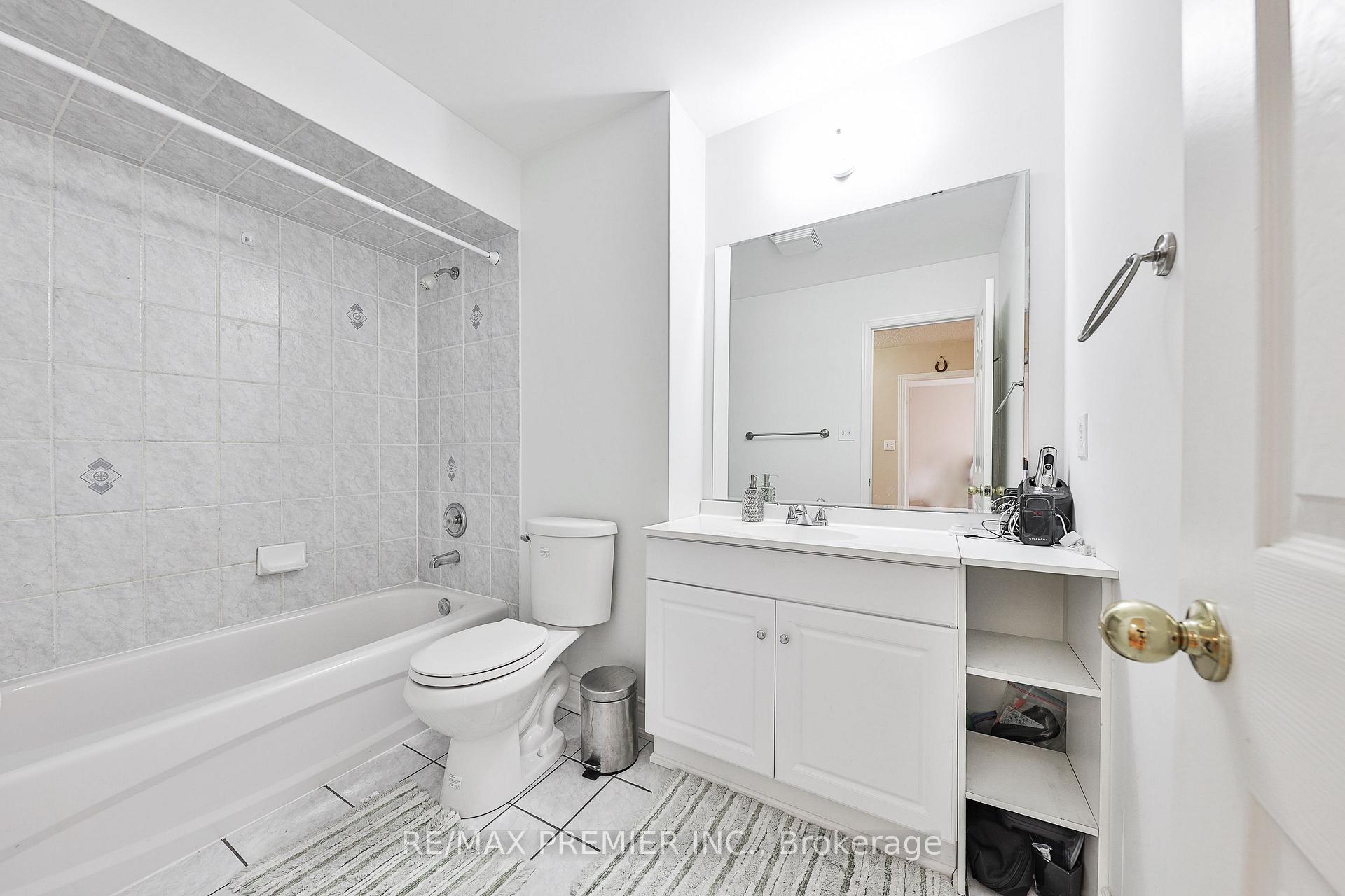 Photo 31 of 17 Laurelhurst Crescent, Vaughan, Vellore Village — HOMEH
