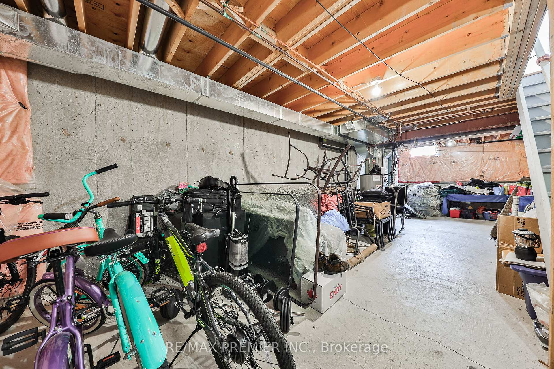 Photo 33 of 17 Laurelhurst Crescent, Vaughan, Vellore Village — HOMEH