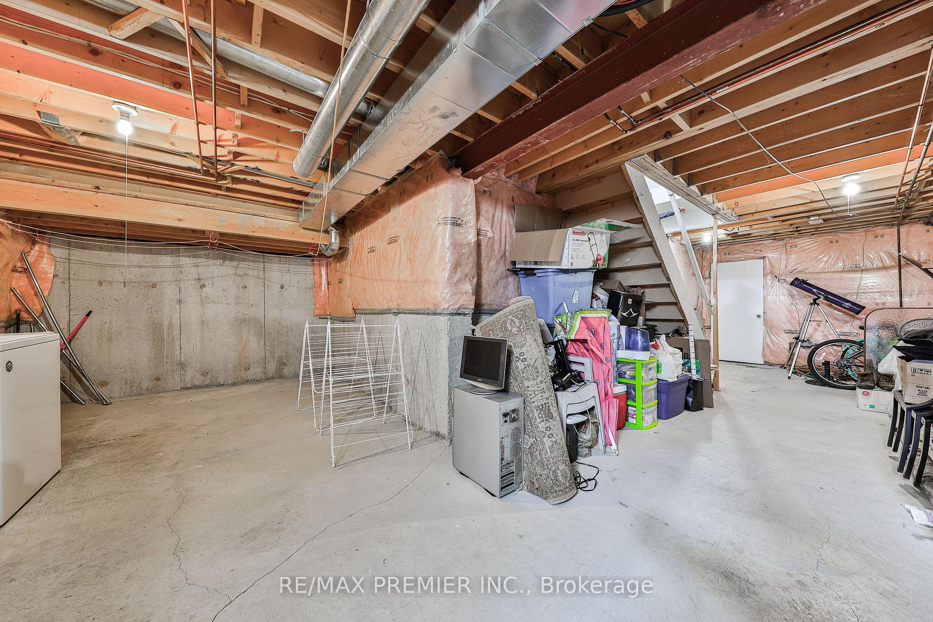 Photo 34 of 17 Laurelhurst Crescent, Vaughan, Vellore Village — HOMEH