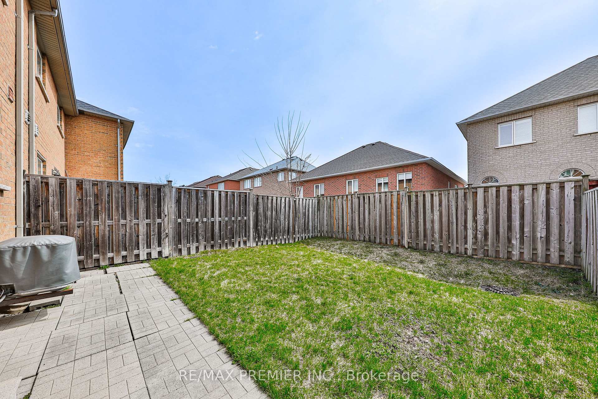 Photo 36 of 17 Laurelhurst Crescent, Vaughan, Vellore Village — HOMEH