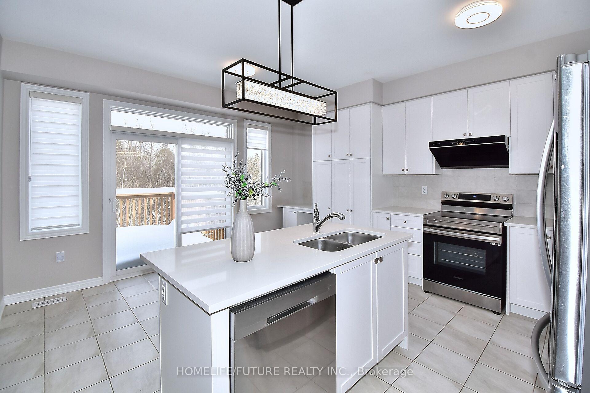 Photo 11 of 656 Lemay Grove, Peterborough, Monaghan Ward 2 — HOMEH