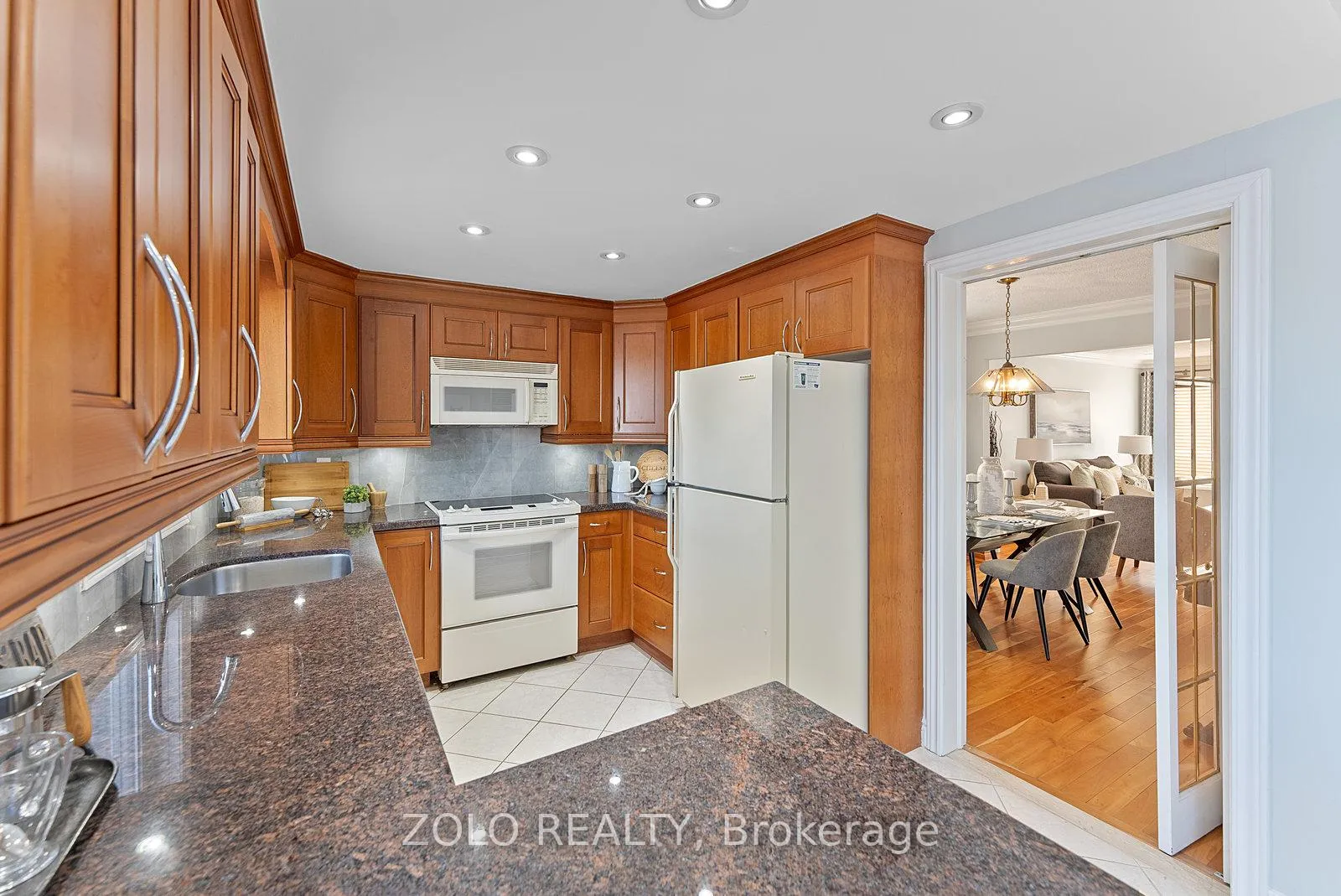 Photo 9 of 513 Broadgreen Street, Pickering, West Shore — HOMEH