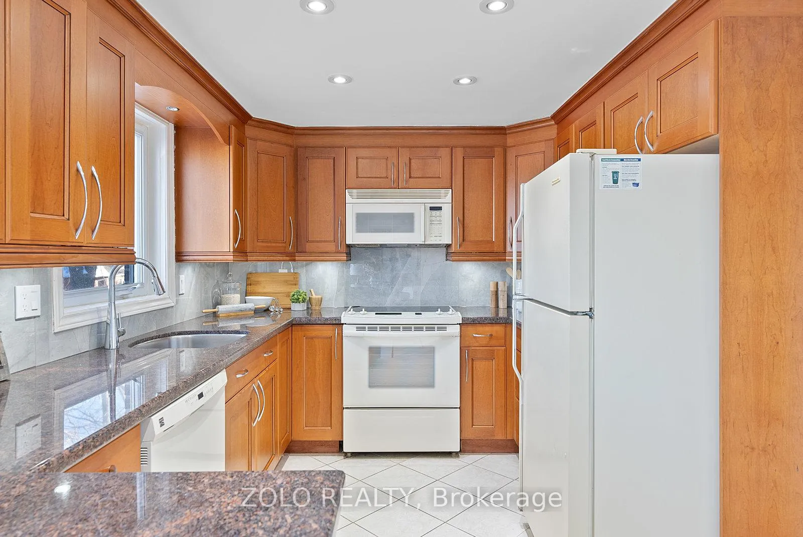 Photo 10 of 513 Broadgreen Street, Pickering, West Shore — HOMEH
