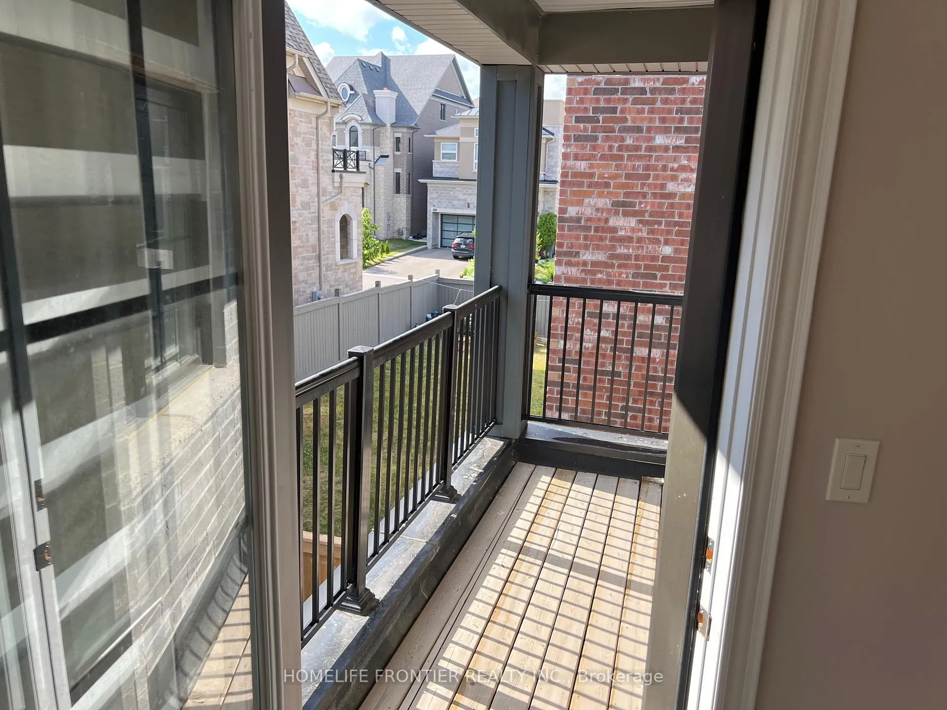 Photo 8 of 26 Hurst Avenue, Vaughan, Patterson — HOMEH