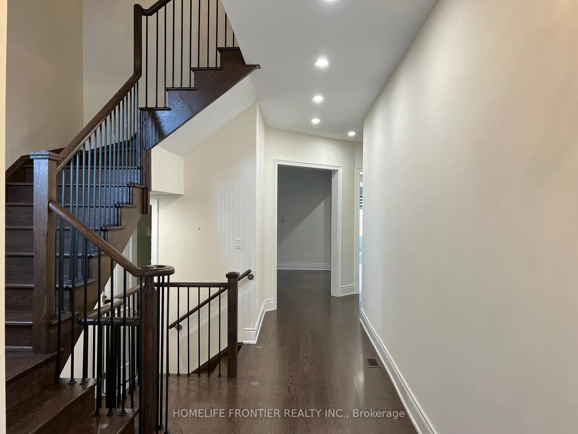 Photo 9 of 26 Hurst Avenue, Vaughan, Patterson — HOMEH