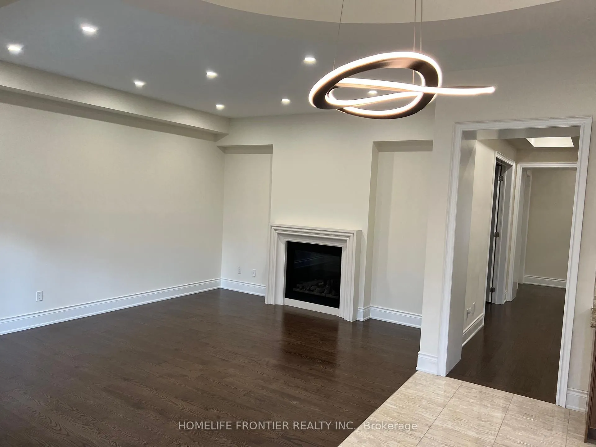 Photo 10 of 26 Hurst Avenue, Vaughan, Patterson — HOMEH