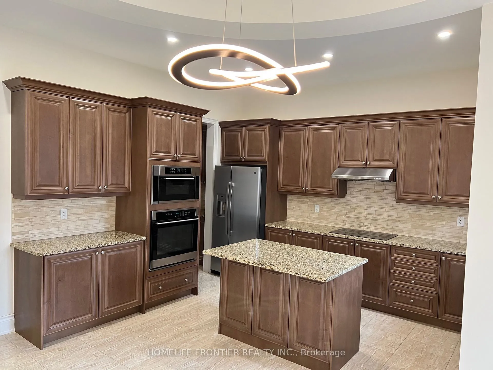 Photo 11 of 26 Hurst Avenue, Vaughan, Patterson — HOMEH