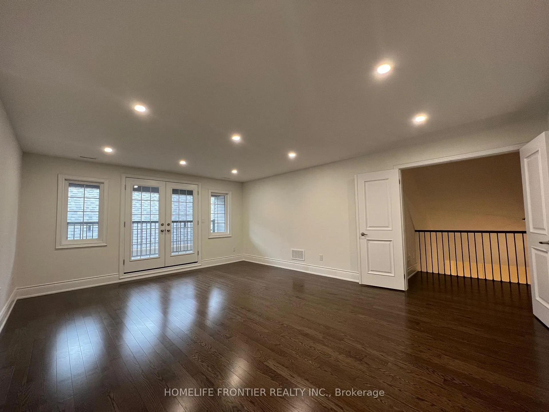 Photo 18 of 26 Hurst Avenue, Vaughan, Patterson — HOMEH