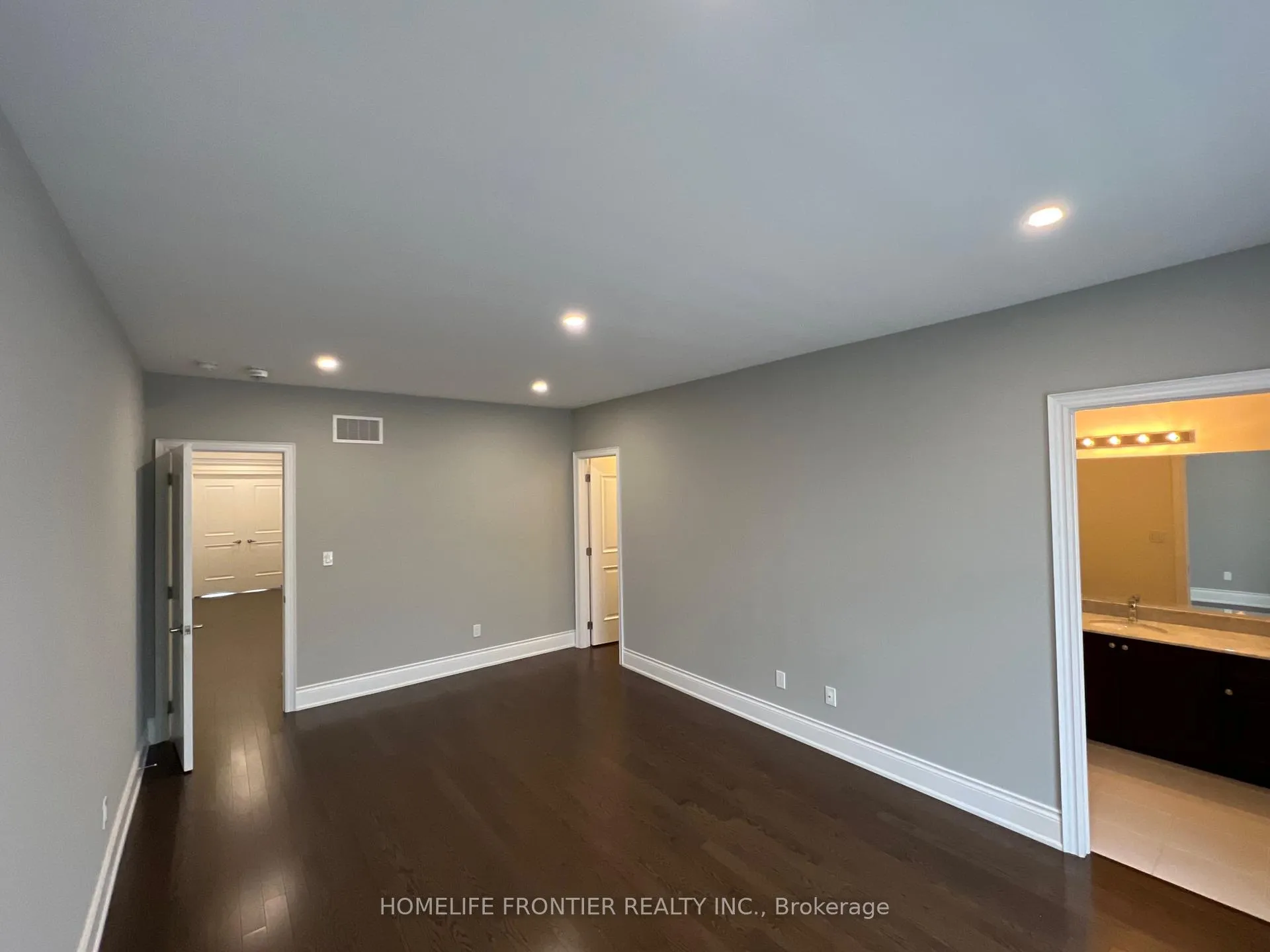 Photo 19 of 26 Hurst Avenue, Vaughan, Patterson — HOMEH