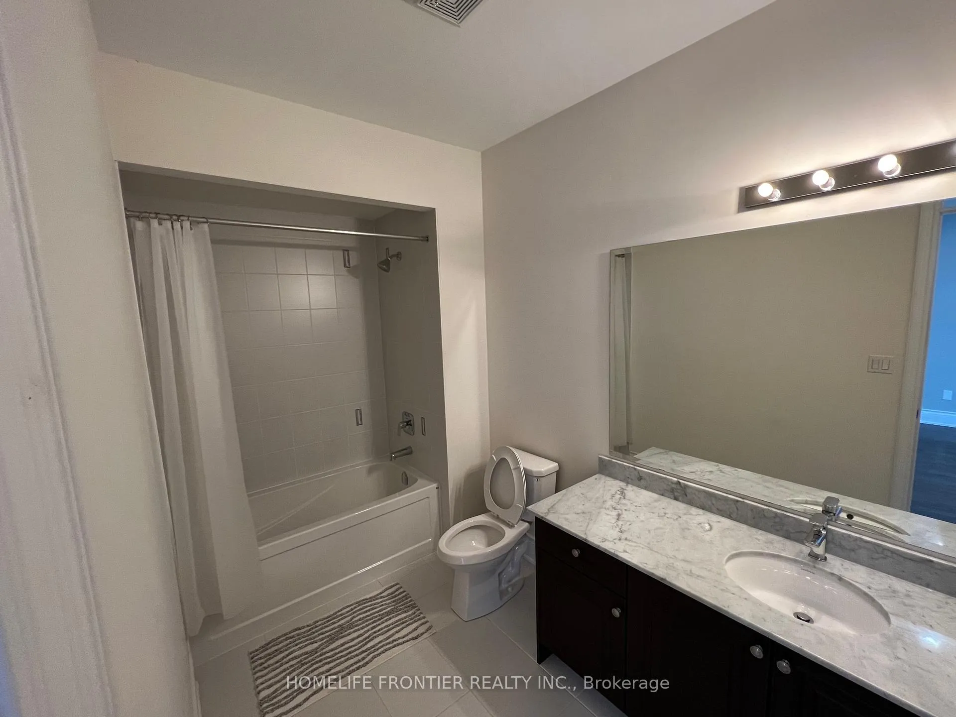 Photo 20 of 26 Hurst Avenue, Vaughan, Patterson — HOMEH