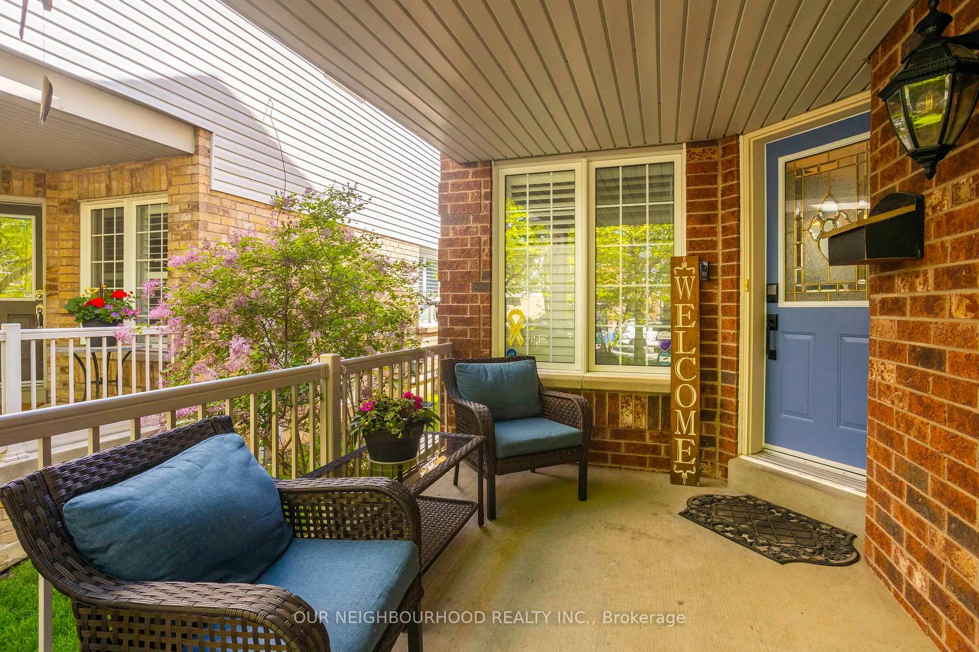 Photo 2 of 19 Artesian Drive, Whitby, Williamsburg — HOMEH