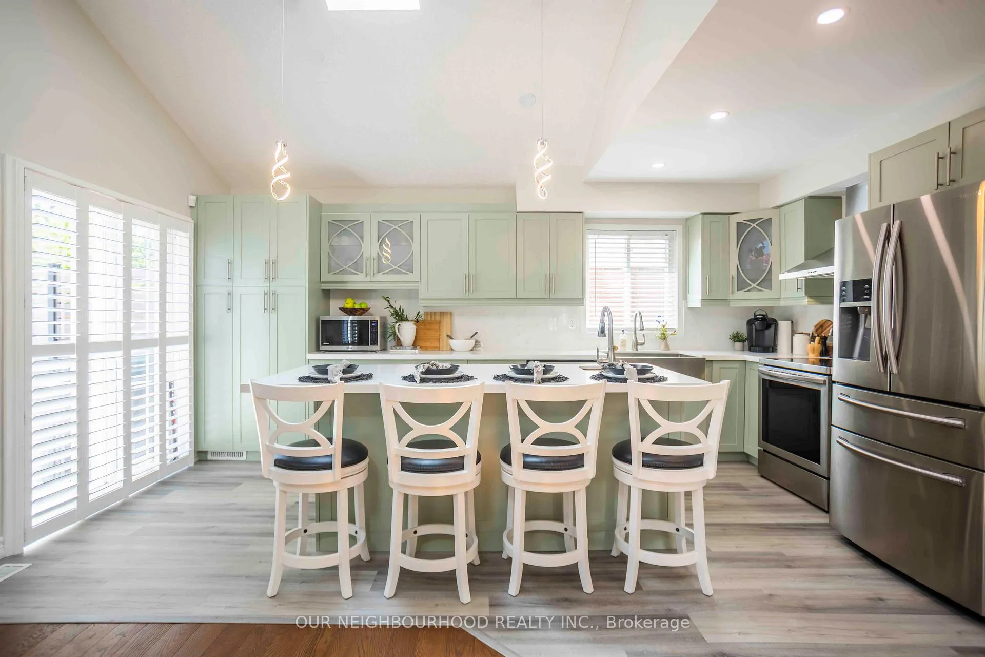 Photo 6 of 19 Artesian Drive, Whitby, Williamsburg — HOMEH