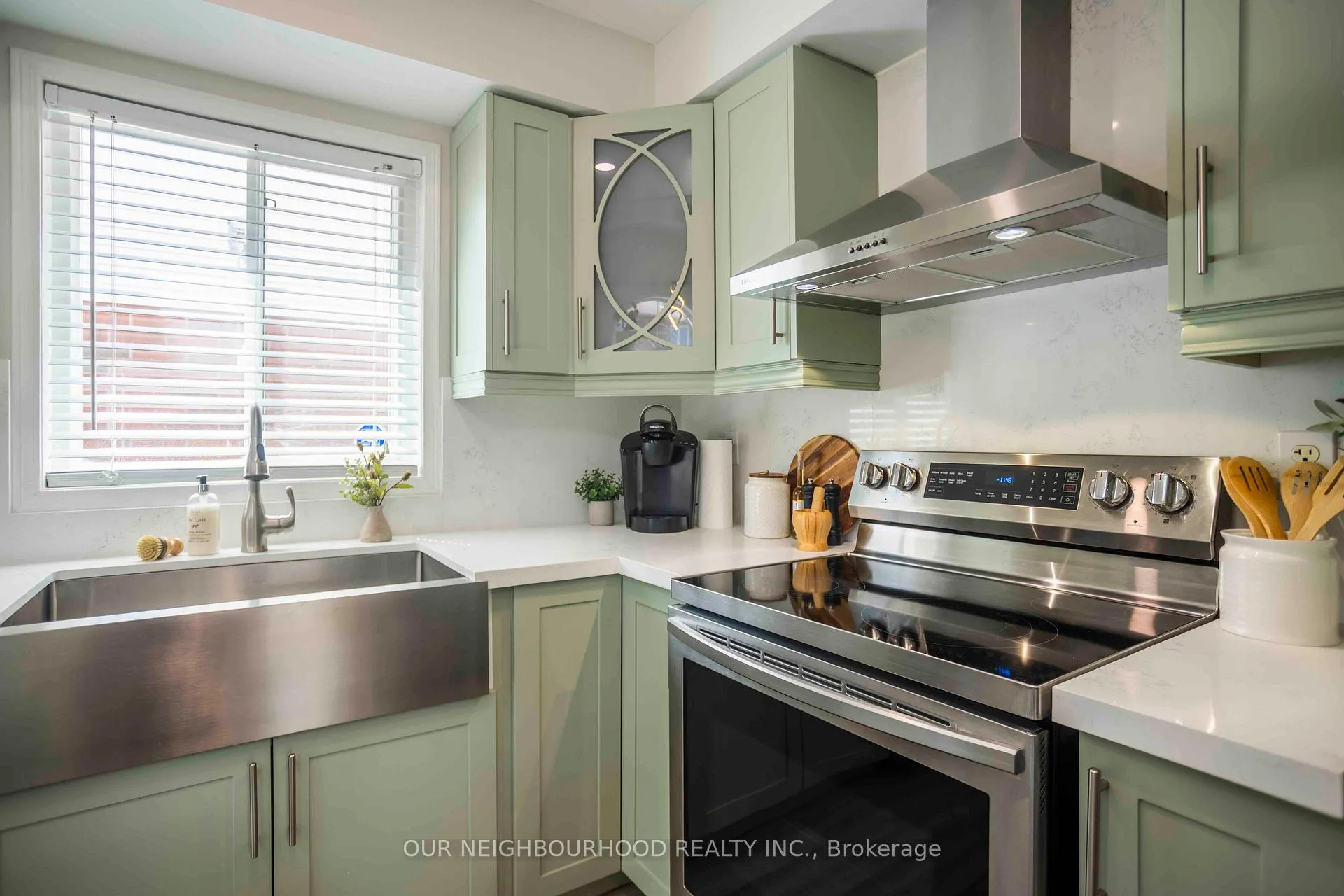 Photo 7 of 19 Artesian Drive, Whitby, Williamsburg — HOMEH