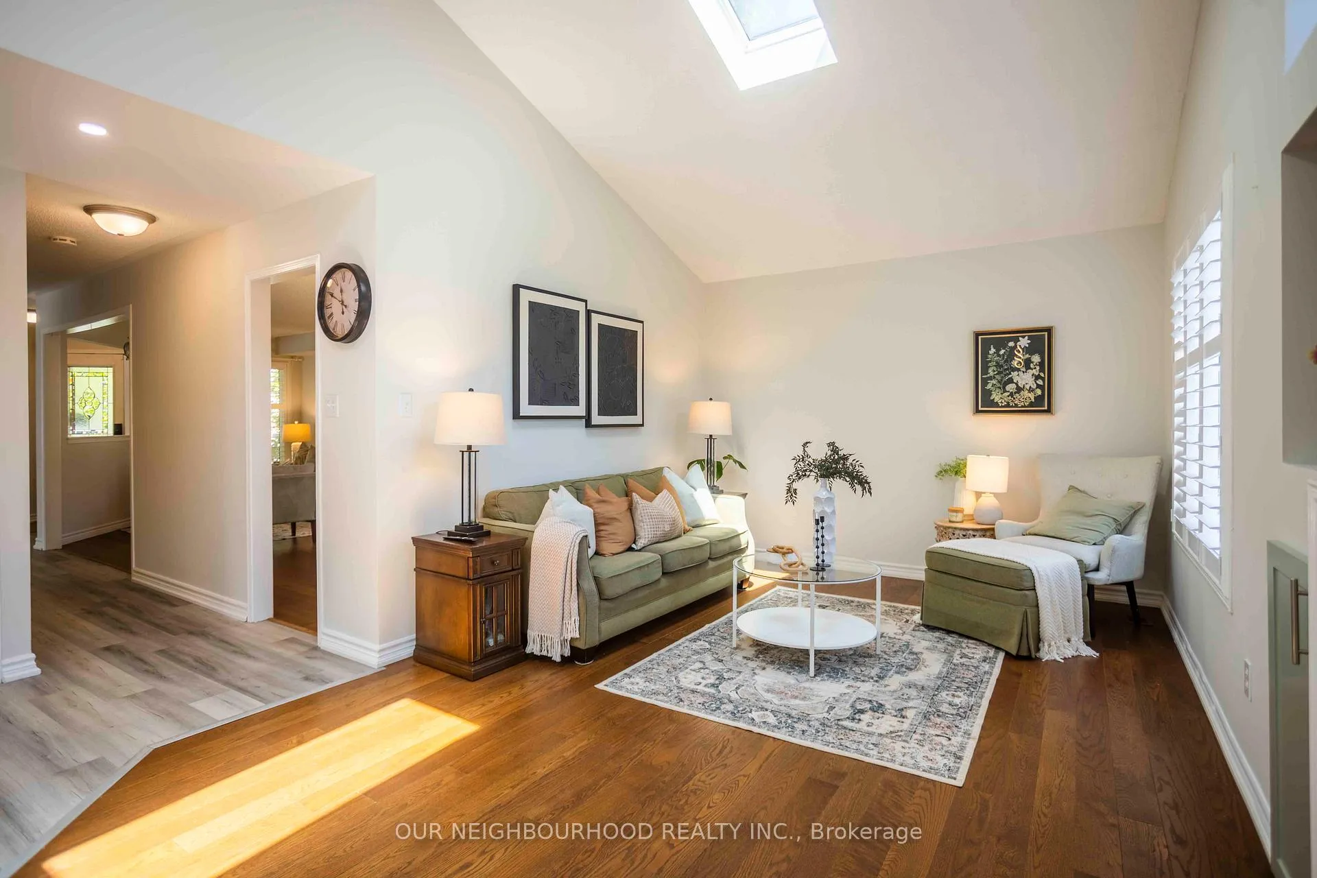 Photo 12 of 19 Artesian Drive, Whitby, Williamsburg — HOMEH