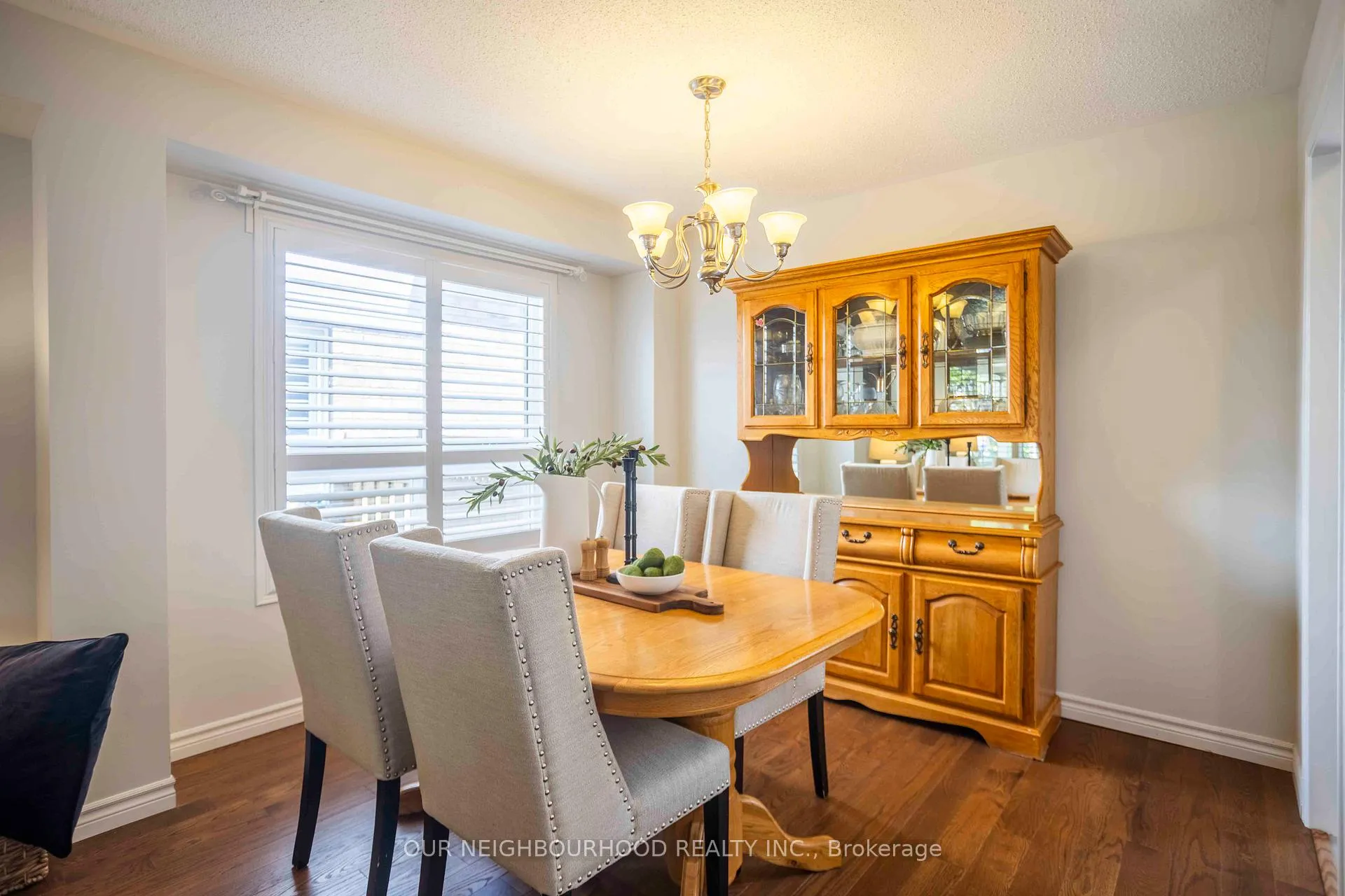 Photo 13 of 19 Artesian Drive, Whitby, Williamsburg — HOMEH