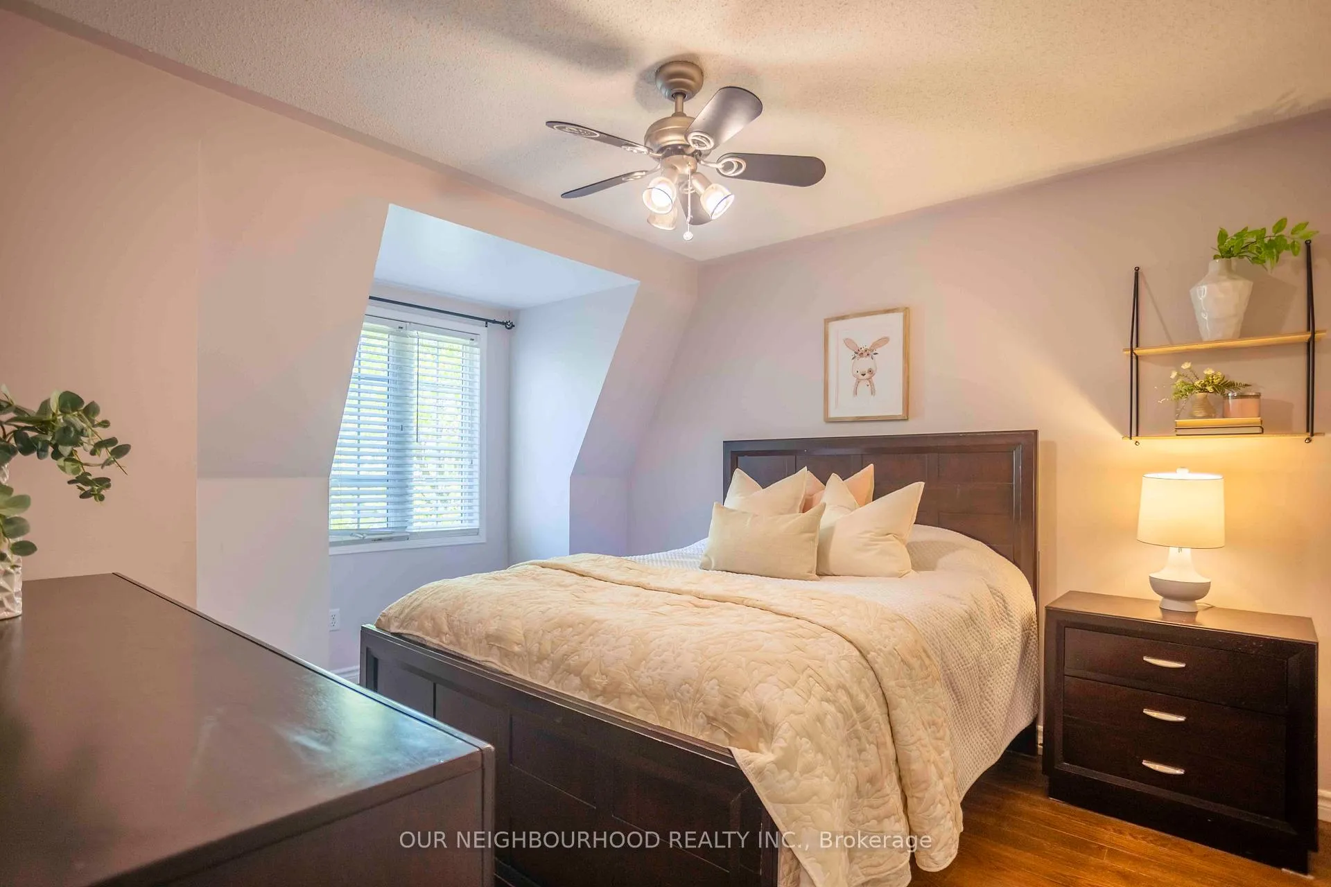 Photo 28 of 19 Artesian Drive, Whitby, Williamsburg — HOMEH