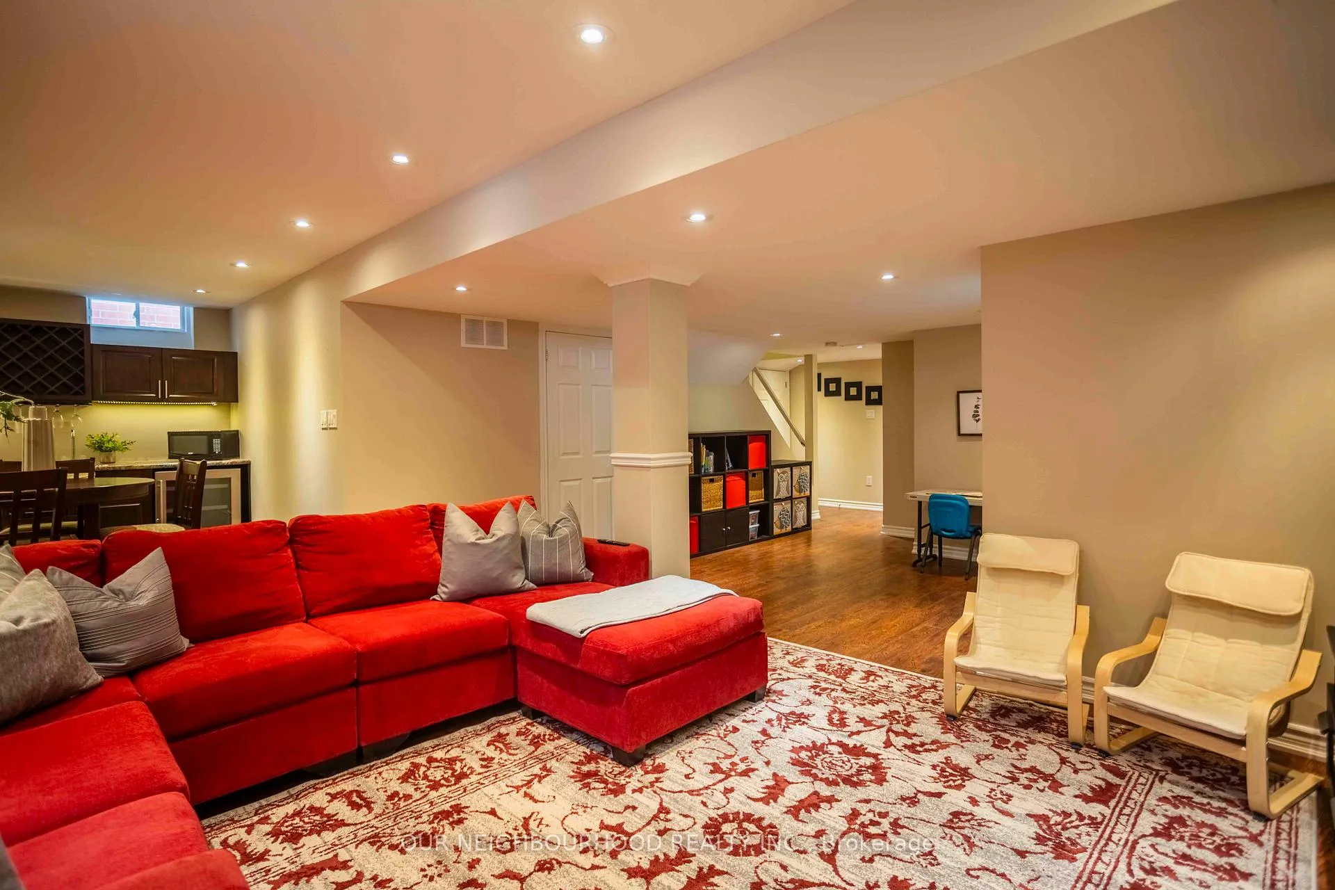 Photo 33 of 19 Artesian Drive, Whitby, Williamsburg — HOMEH
