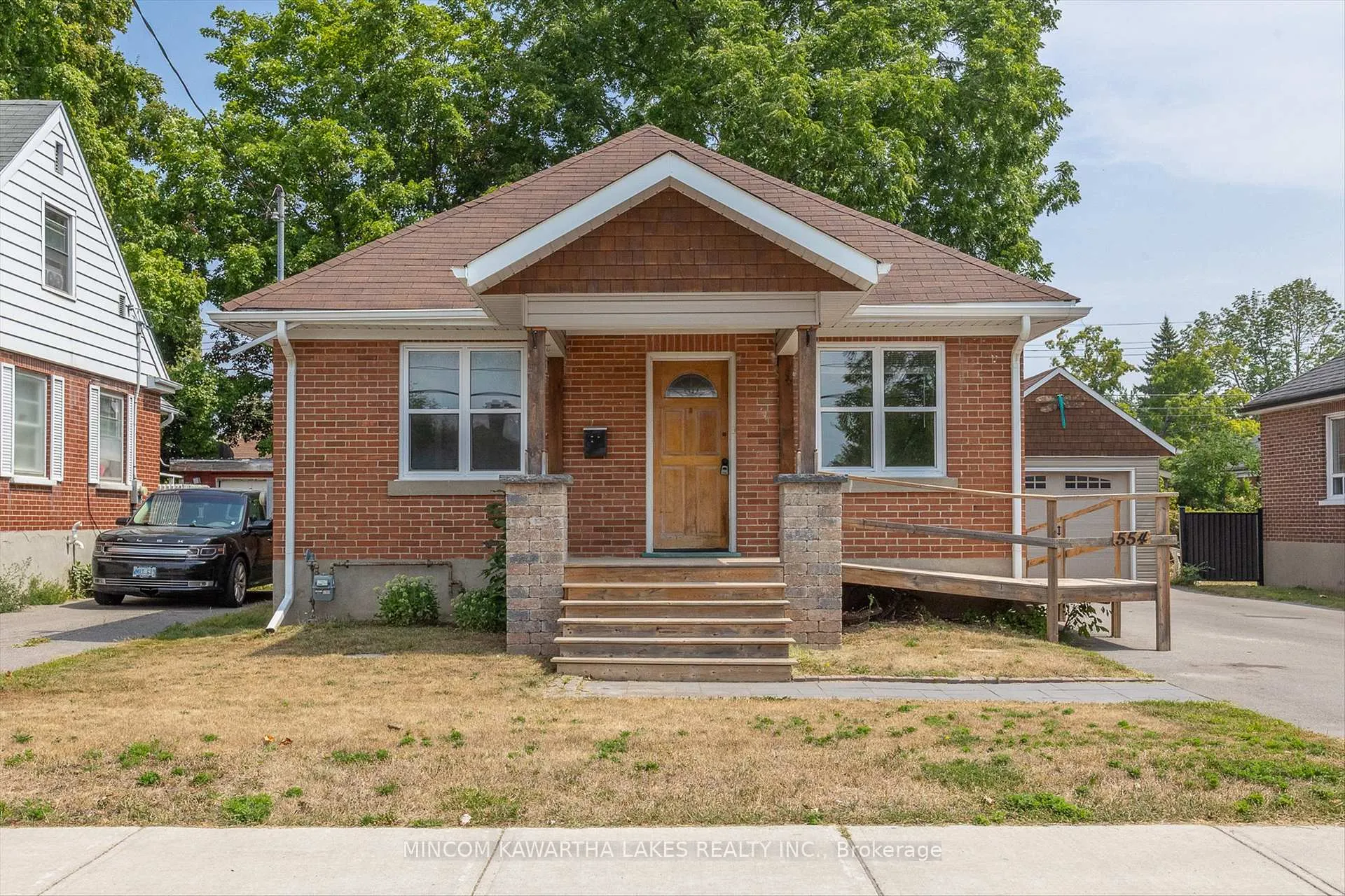 Photo 1 of 554 Monaghan Road, Peterborough, Otonabee Ward 1 — HOMEH