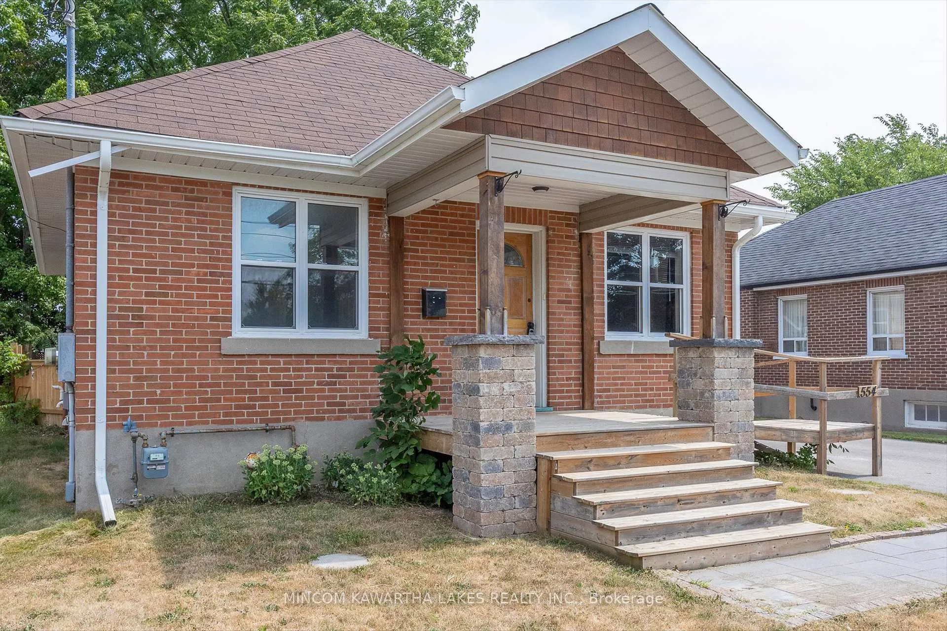 Photo 2 of 554 Monaghan Road, Peterborough, Otonabee Ward 1 — HOMEH