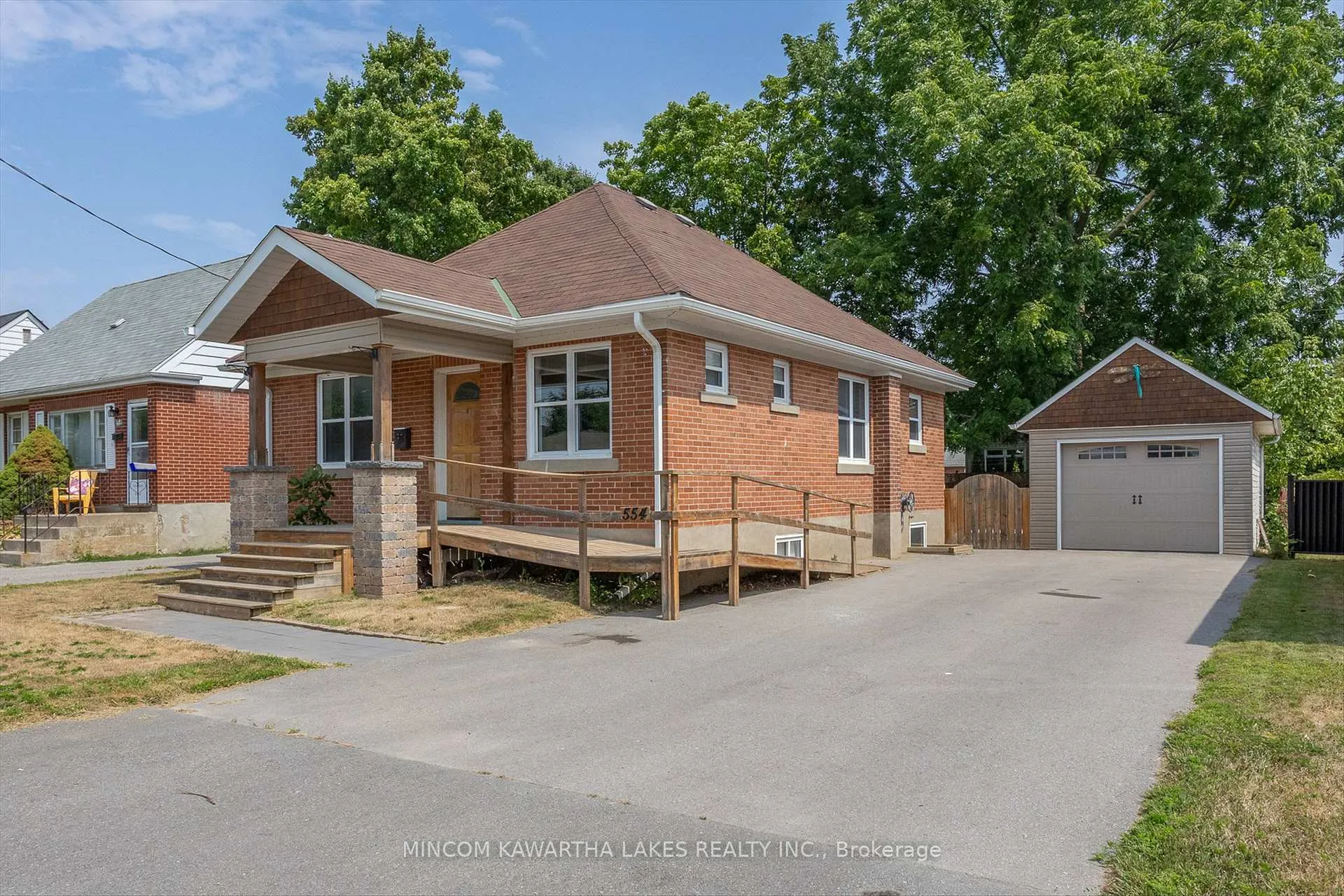 Photo 3 of 554 Monaghan Road, Peterborough, Otonabee Ward 1 — HOMEH