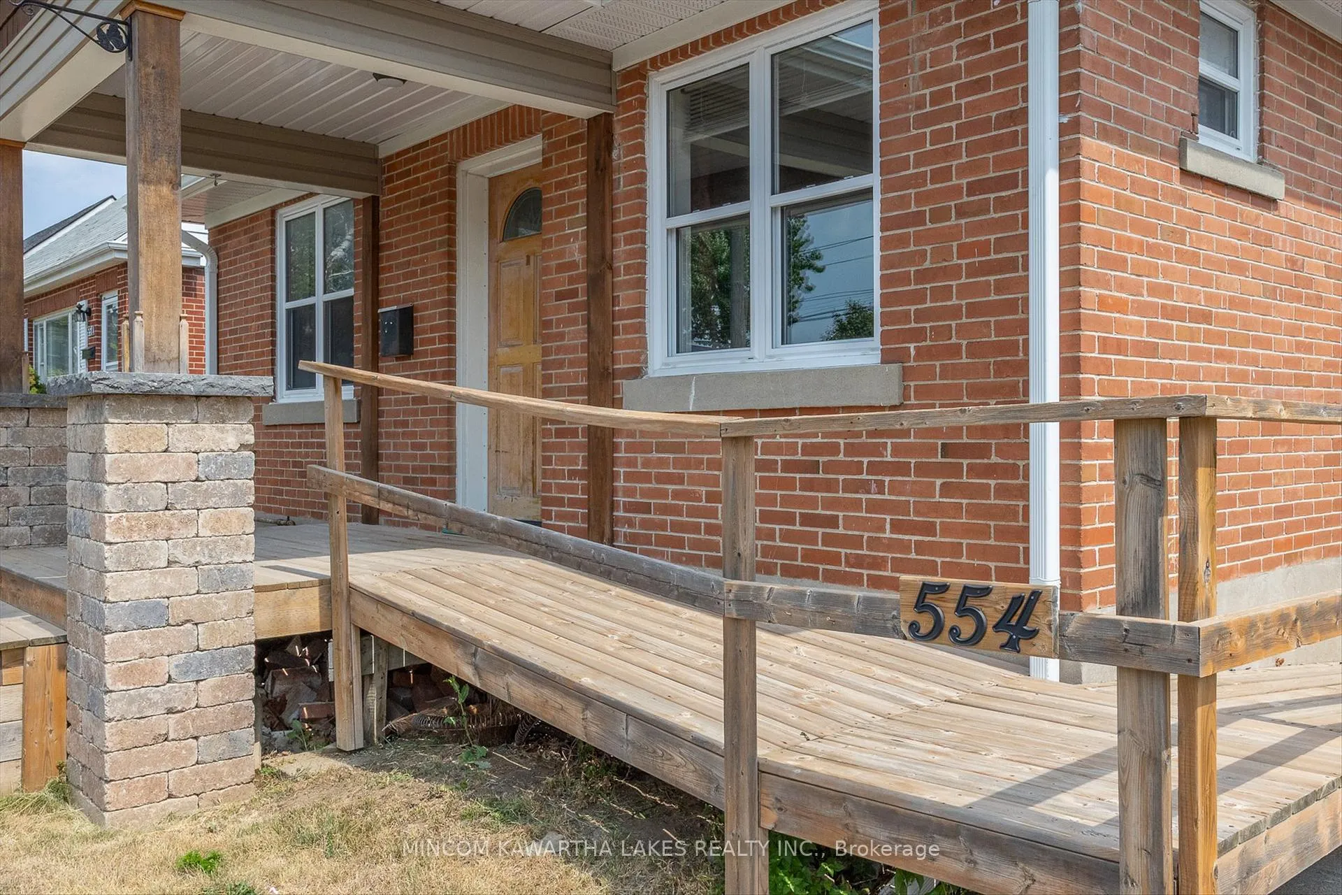 Photo 4 of 554 Monaghan Road, Peterborough, Otonabee Ward 1 — HOMEH