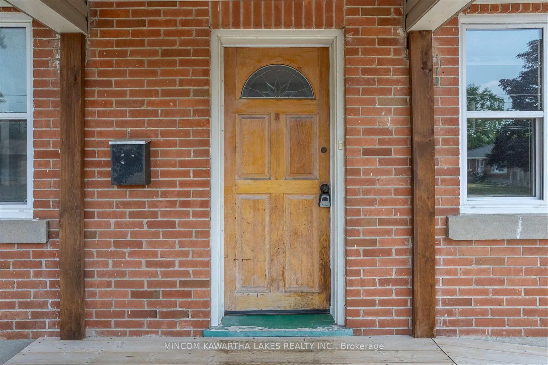 Photo 5 of 554 Monaghan Road, Peterborough, Otonabee Ward 1 — HOMEH