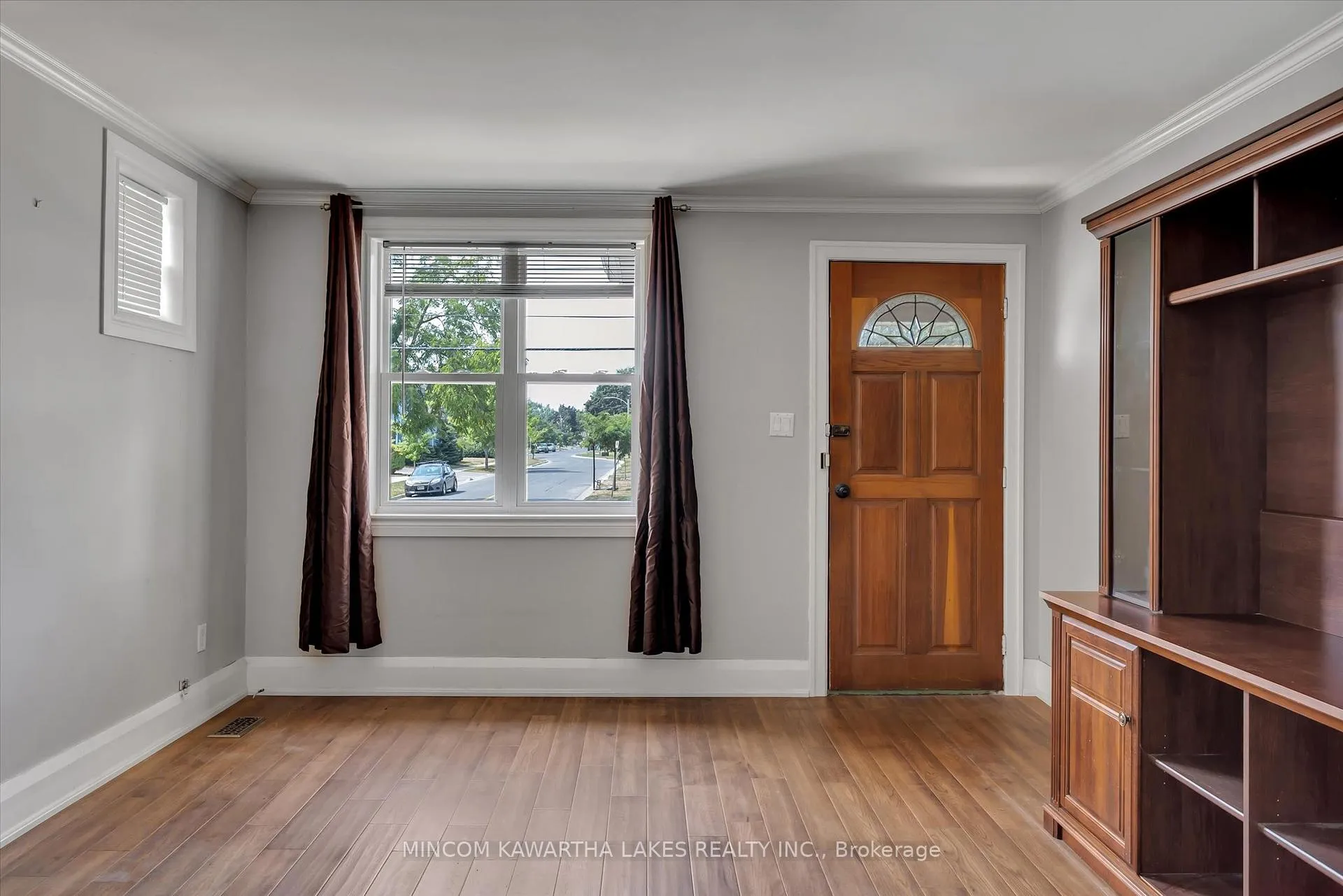 Photo 6 of 554 Monaghan Road, Peterborough, Otonabee Ward 1 — HOMEH