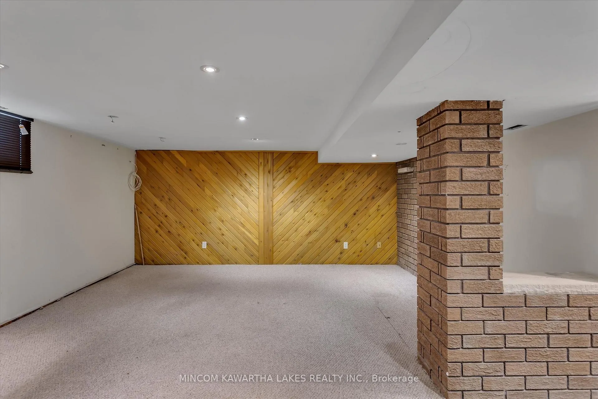 Photo 21 of 554 Monaghan Road, Peterborough, Otonabee Ward 1 — HOMEH