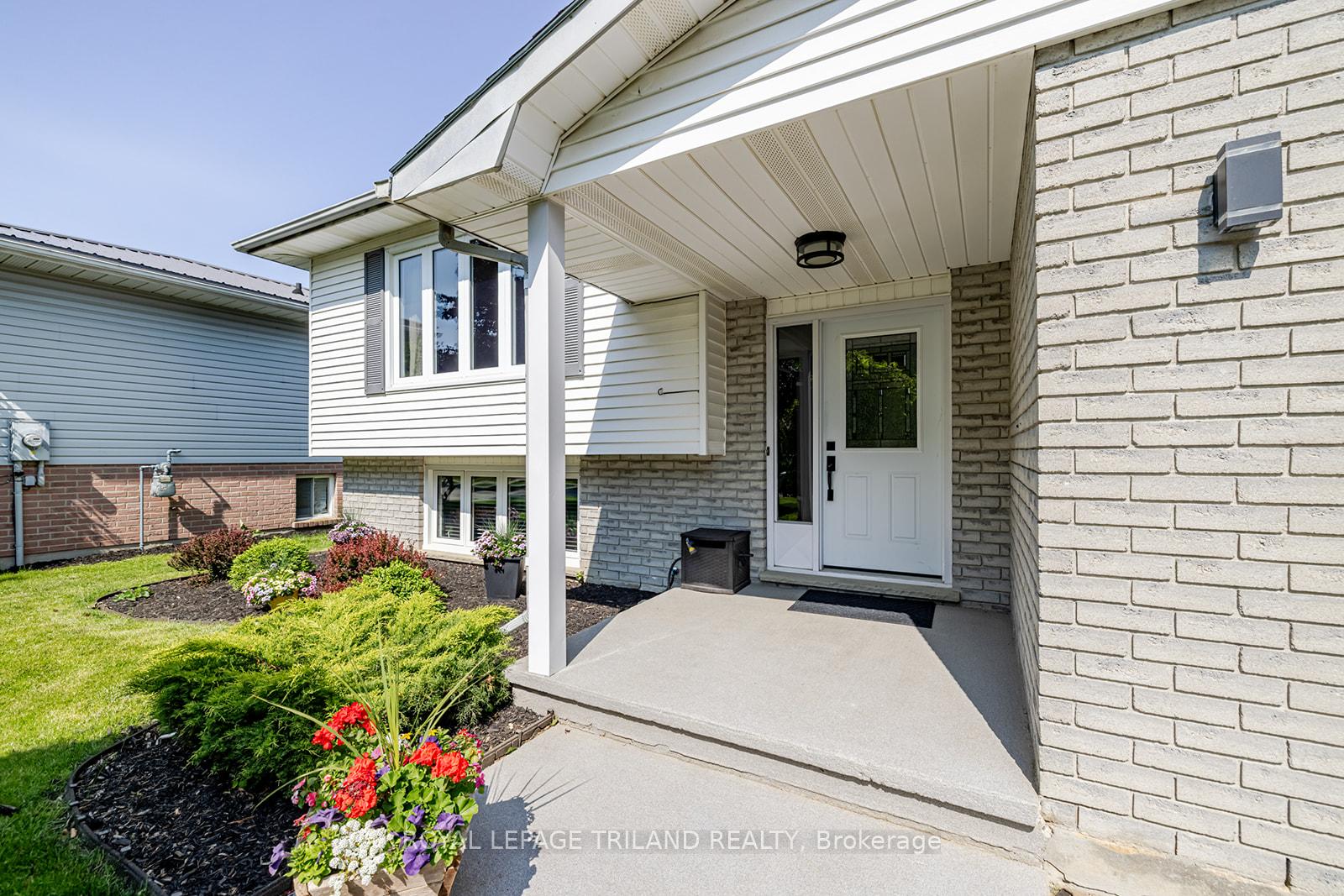 Photo 2 of 59 Farmington Avenue, Aylmer — HOMEH