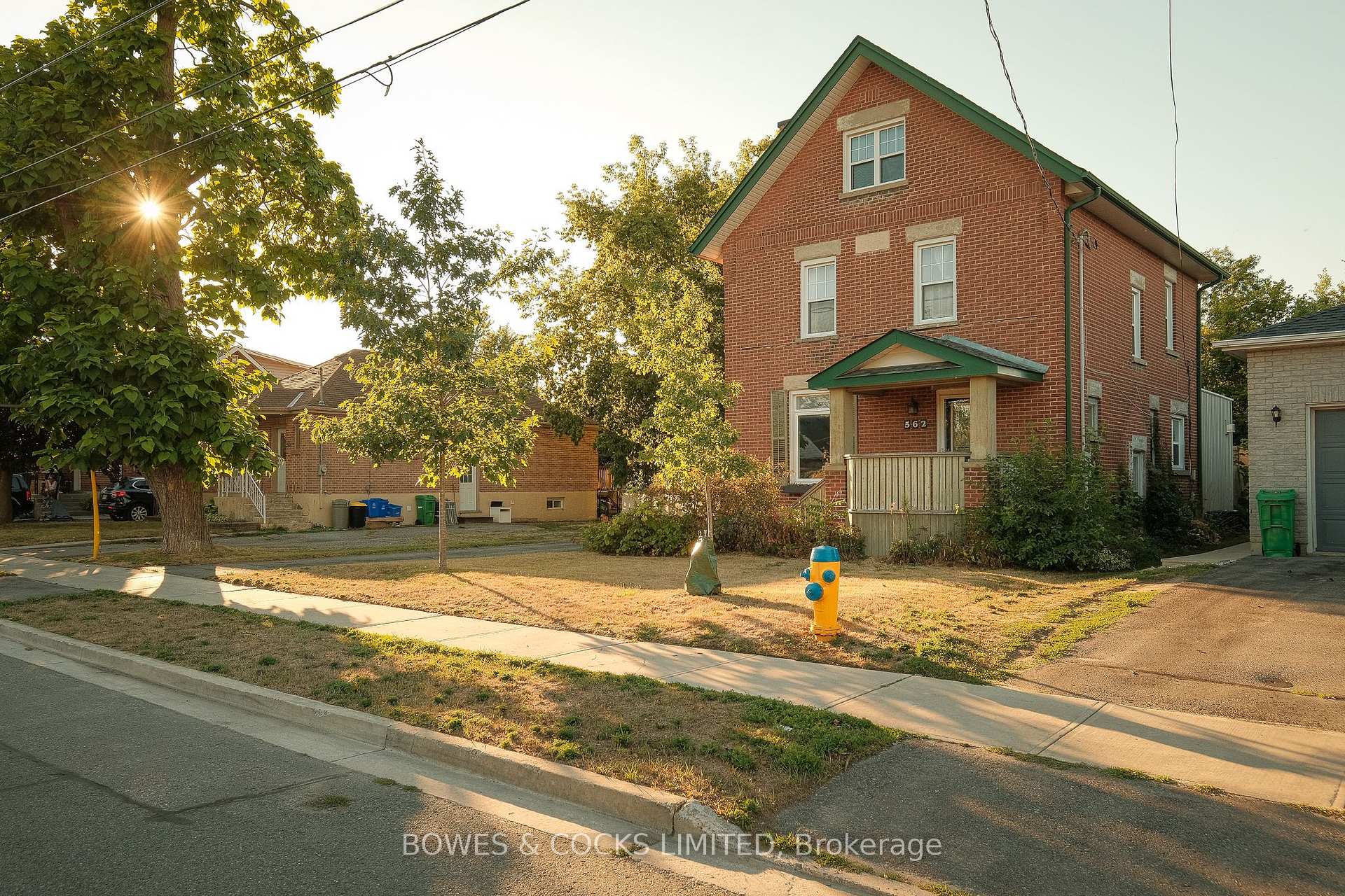 Photo 2 of 562 Cameron Street, Peterborough, Otonabee Ward 1 — HOMEH