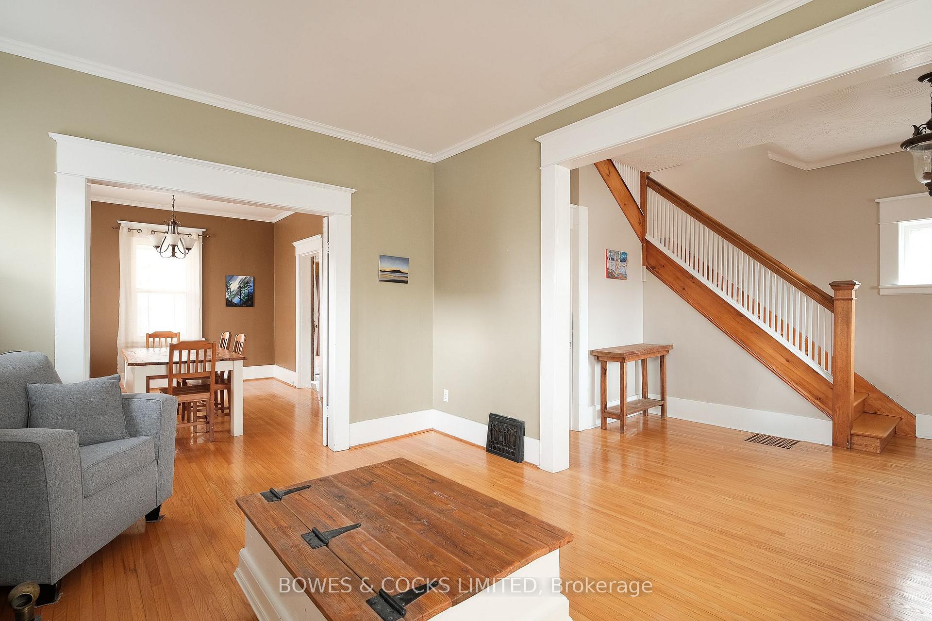 Photo 9 of 562 Cameron Street, Peterborough, Otonabee Ward 1 — HOMEH