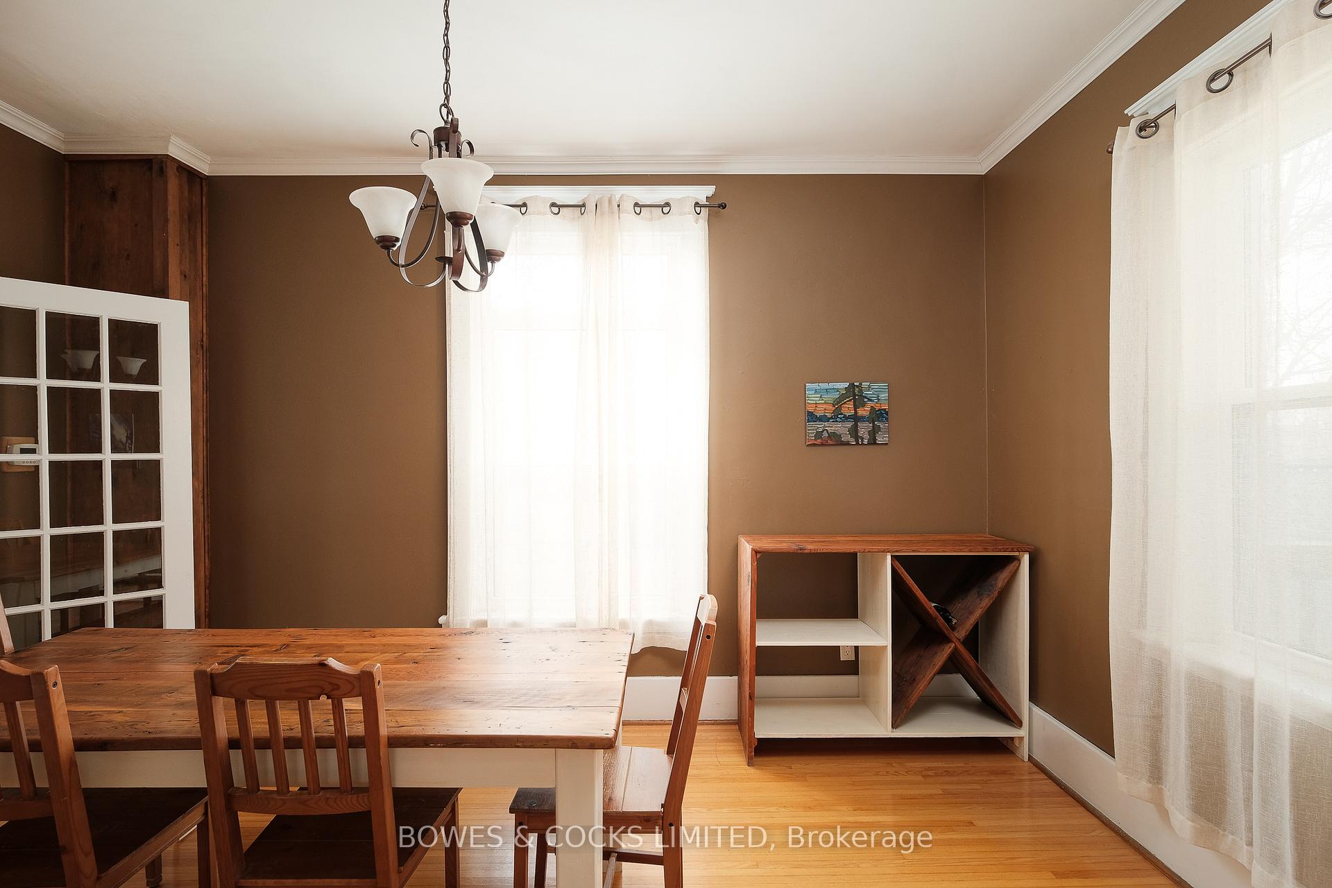 Photo 11 of 562 Cameron Street, Peterborough, Otonabee Ward 1 — HOMEH