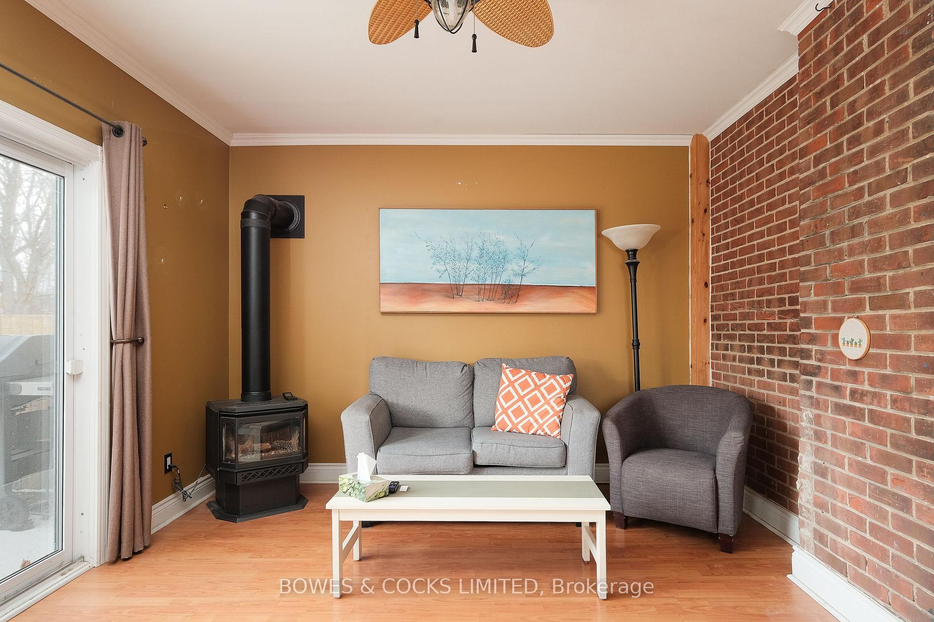 Photo 17 of 562 Cameron Street, Peterborough, Otonabee Ward 1 — HOMEH