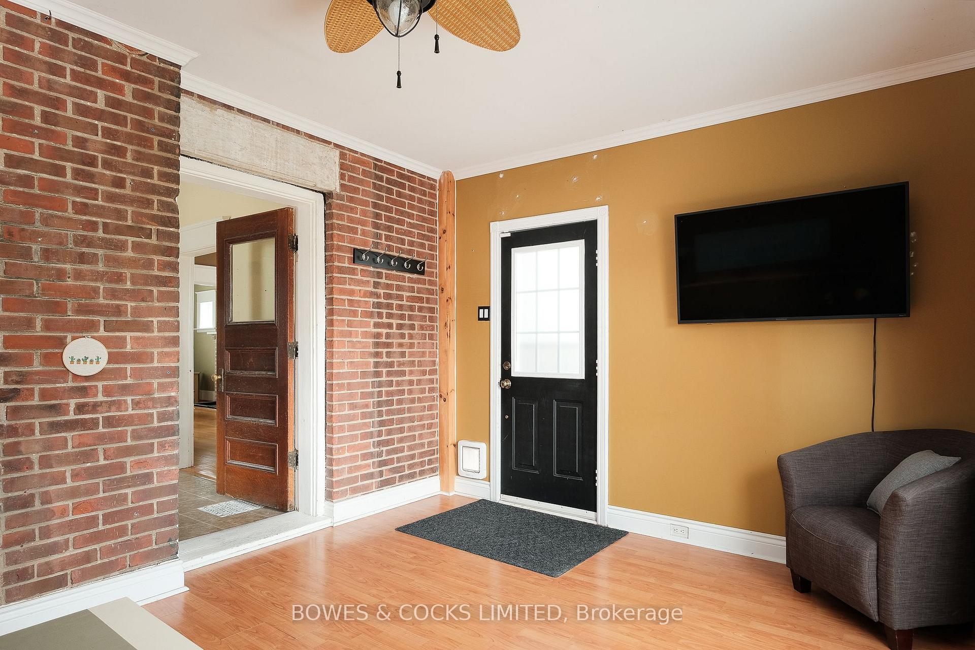 Photo 18 of 562 Cameron Street, Peterborough, Otonabee Ward 1 — HOMEH