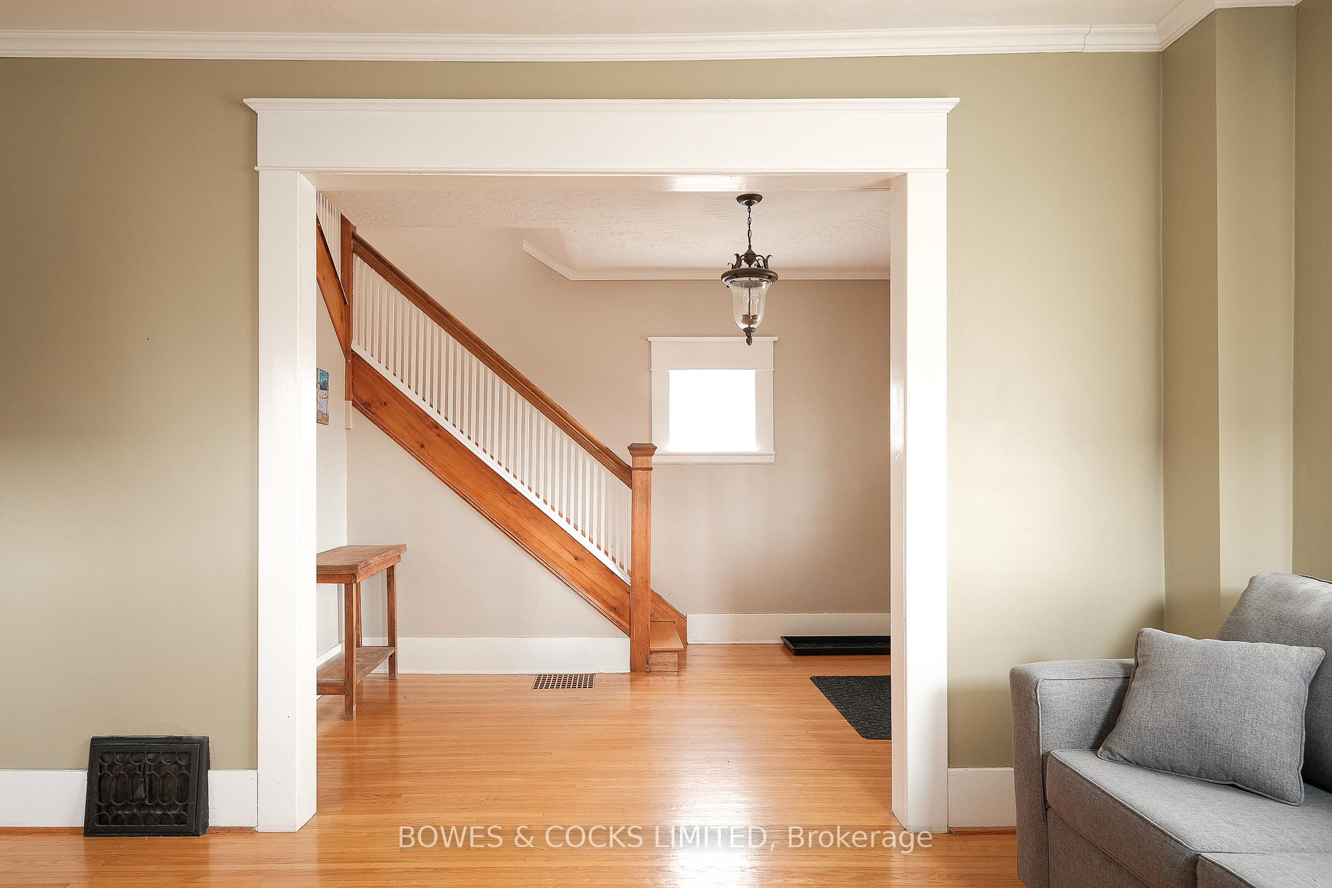 Photo 19 of 562 Cameron Street, Peterborough, Otonabee Ward 1 — HOMEH