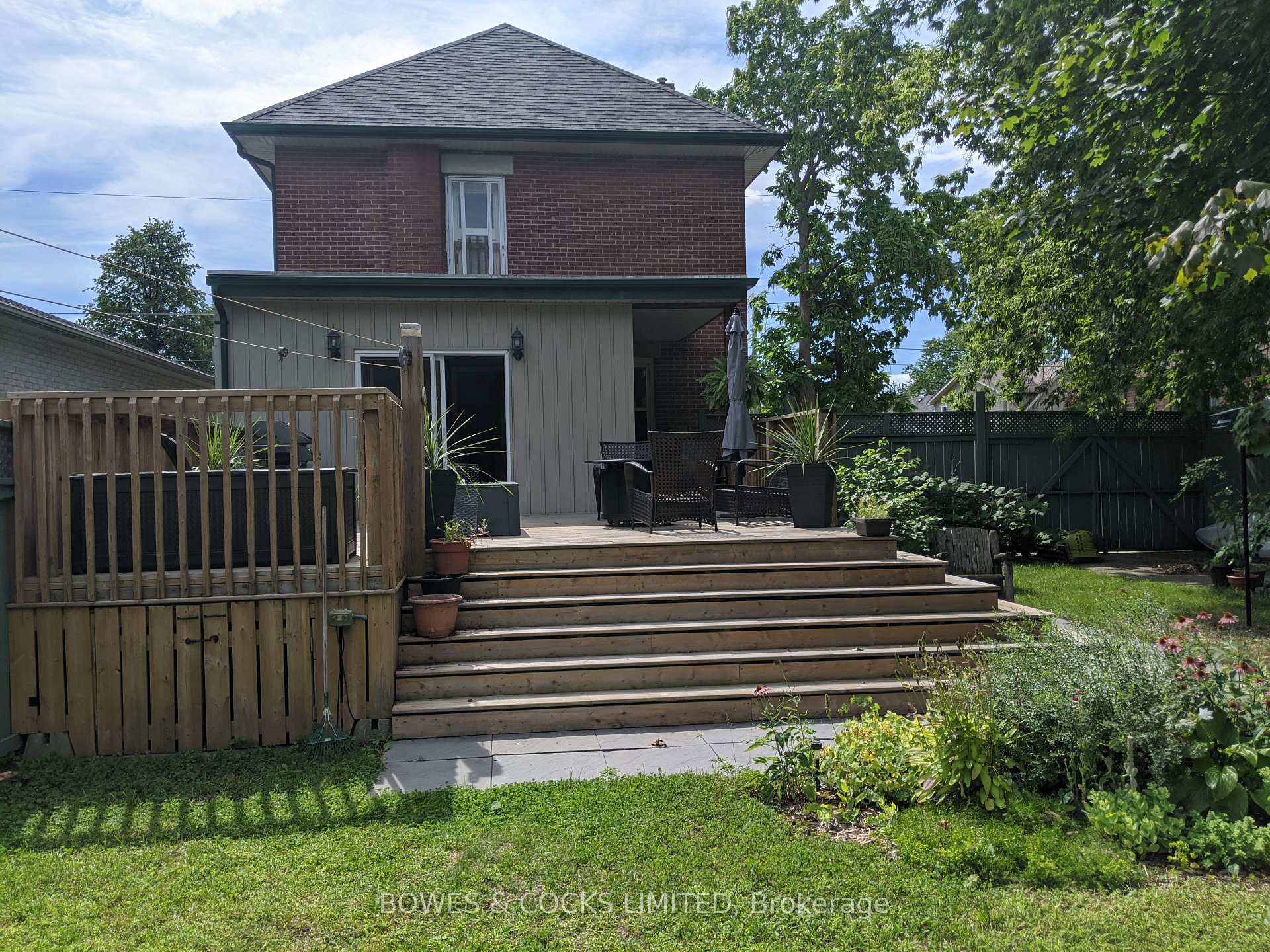 Photo 39 of 562 Cameron Street, Peterborough, Otonabee Ward 1 — HOMEH