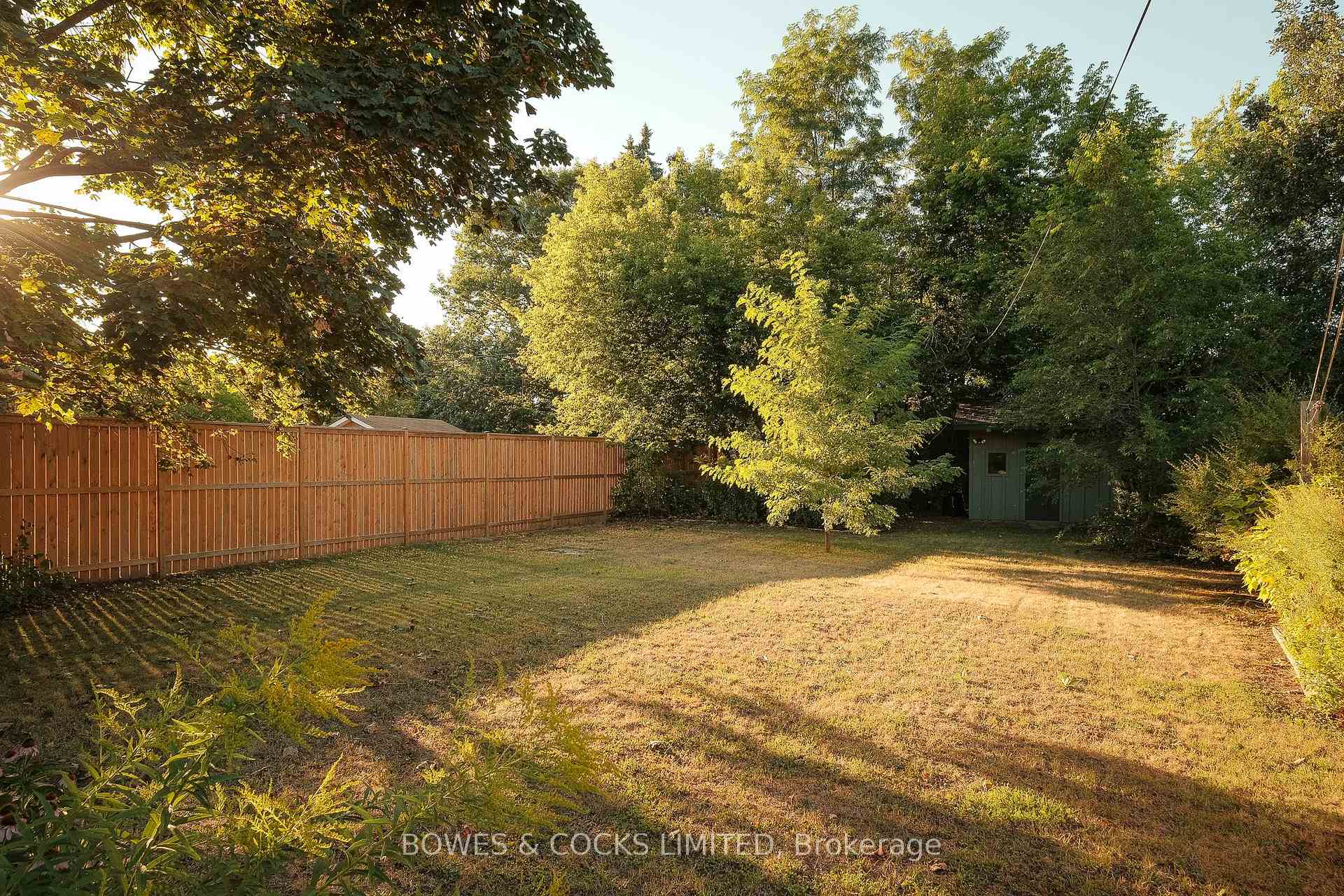 Photo 45 of 562 Cameron Street, Peterborough, Otonabee Ward 1 — HOMEH