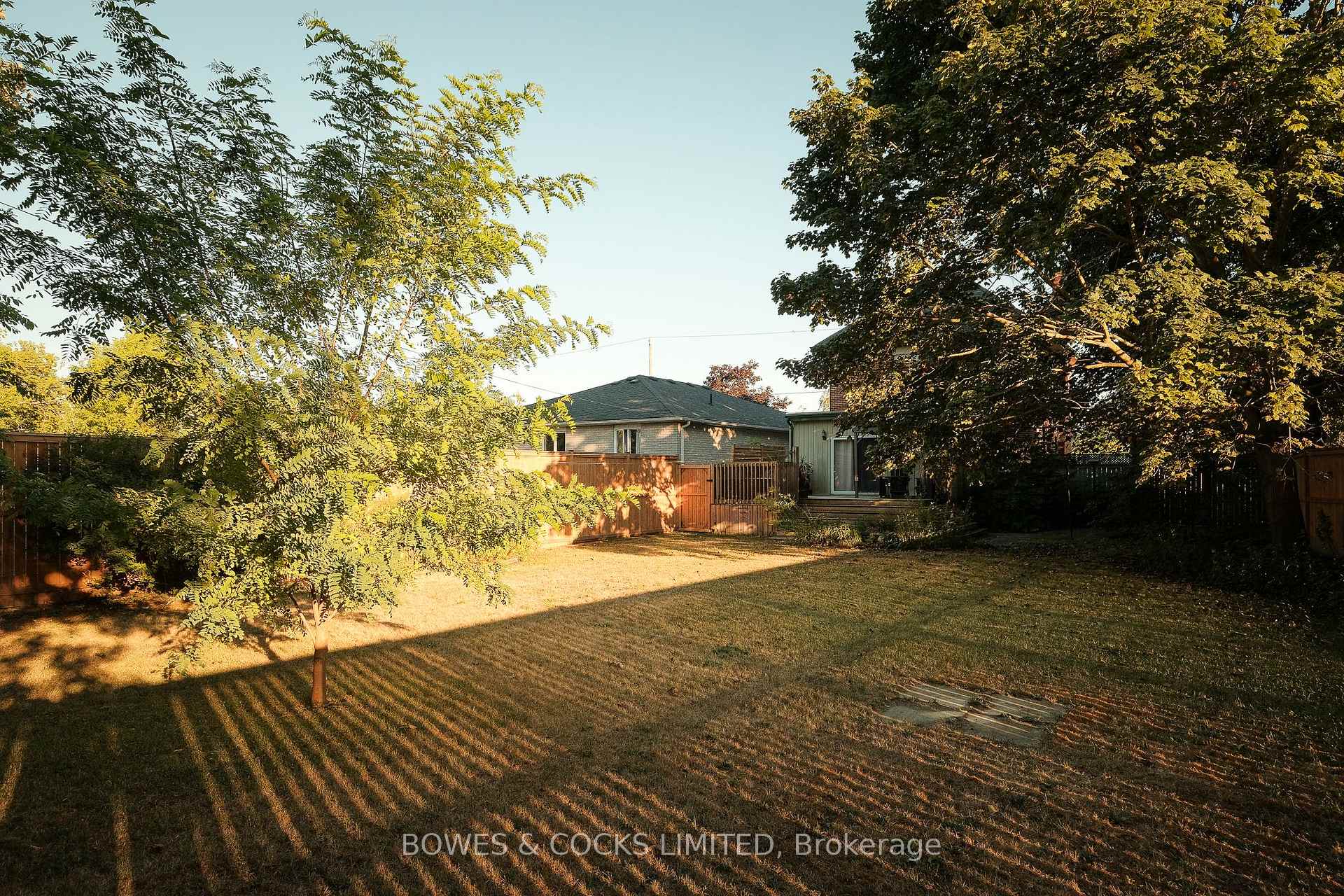 Photo 46 of 562 Cameron Street, Peterborough, Otonabee Ward 1 — HOMEH