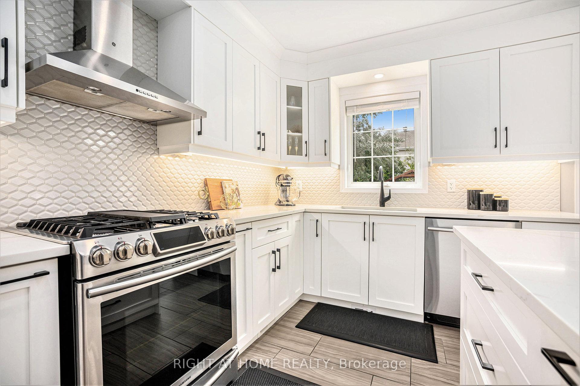 Photo 14 of 422 Deer View Avenue, Ottawa, Blossom Park/Kemp Park/Findlay Creek — HOMEH
