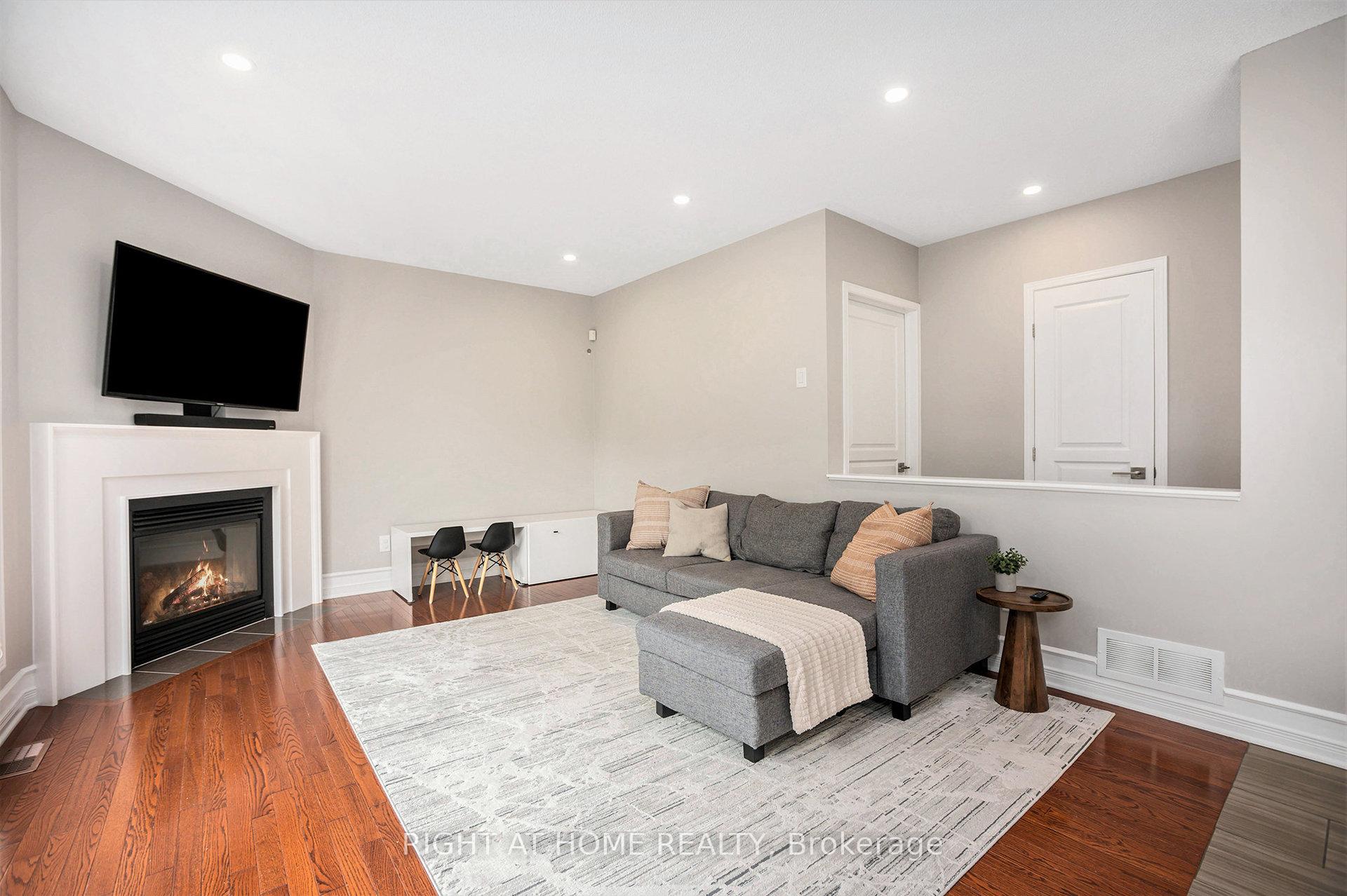 Photo 12 of 422 Deer View Avenue, Ottawa, Blossom Park/Kemp Park/Findlay Creek — HOMEH