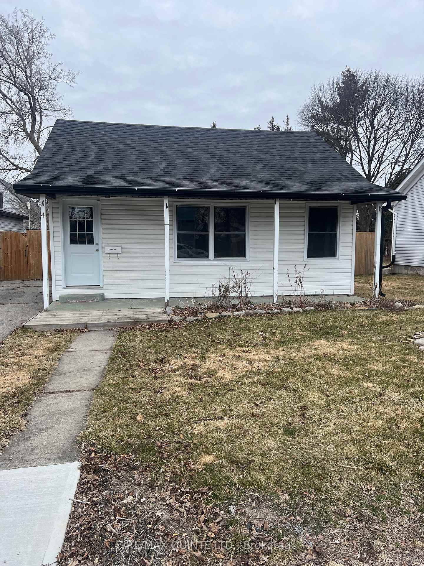 Front of 4 Weeks Avenue