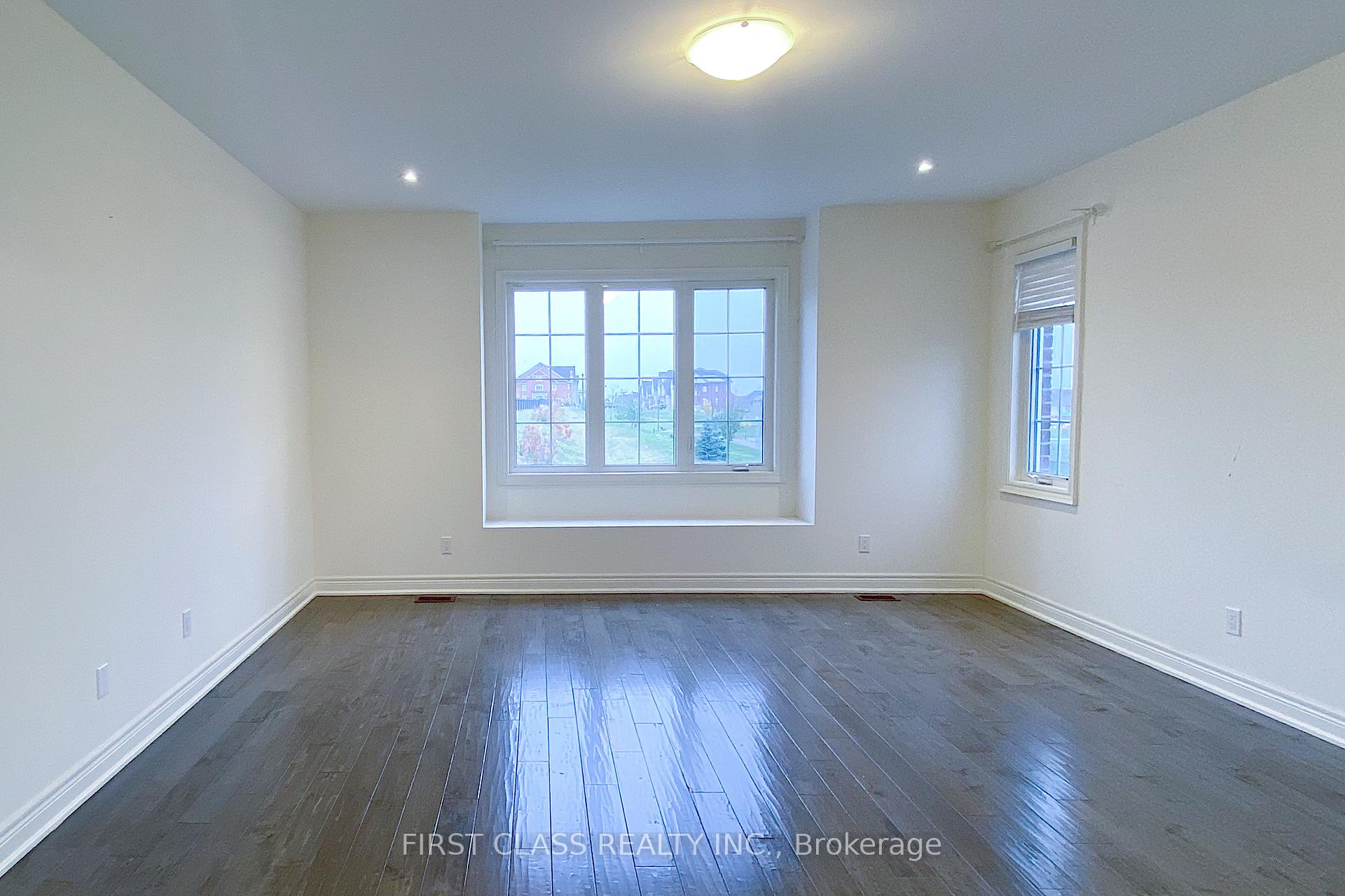 Photo 11 of 382 Farrell Road, Vaughan, Patterson — HOMEH