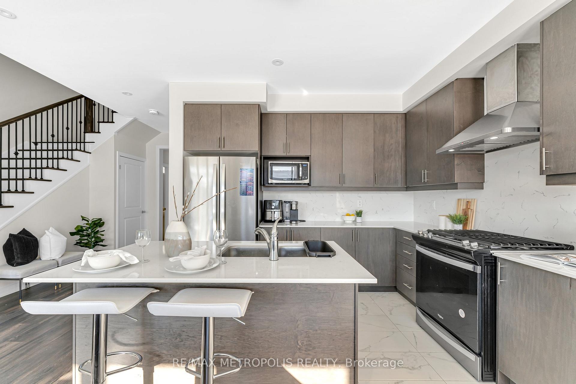 Photo 11 of 1071 Cameo Street, Pickering, Rural Pickering — HOMEH