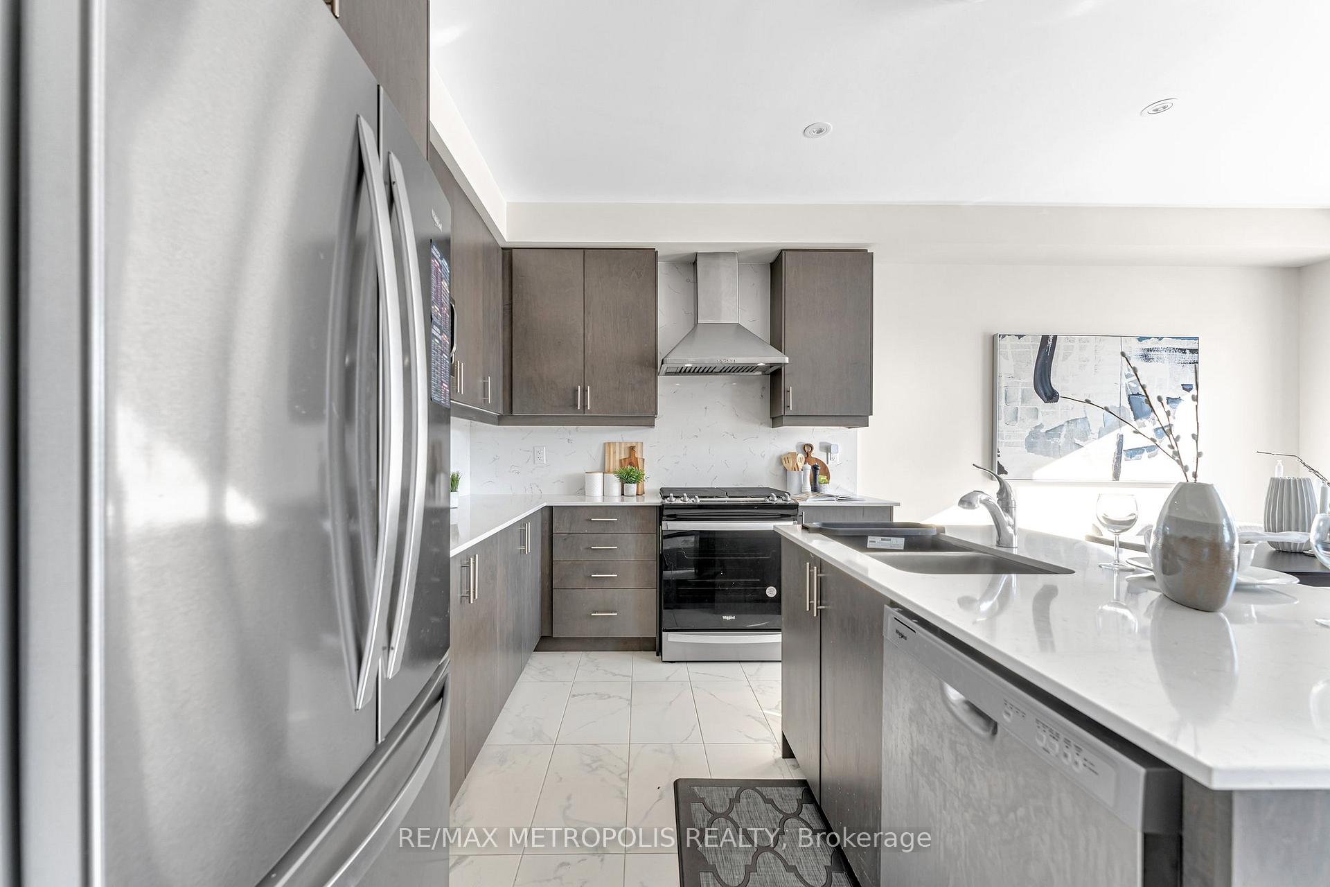 Photo 12 of 1071 Cameo Street, Pickering, Rural Pickering — HOMEH