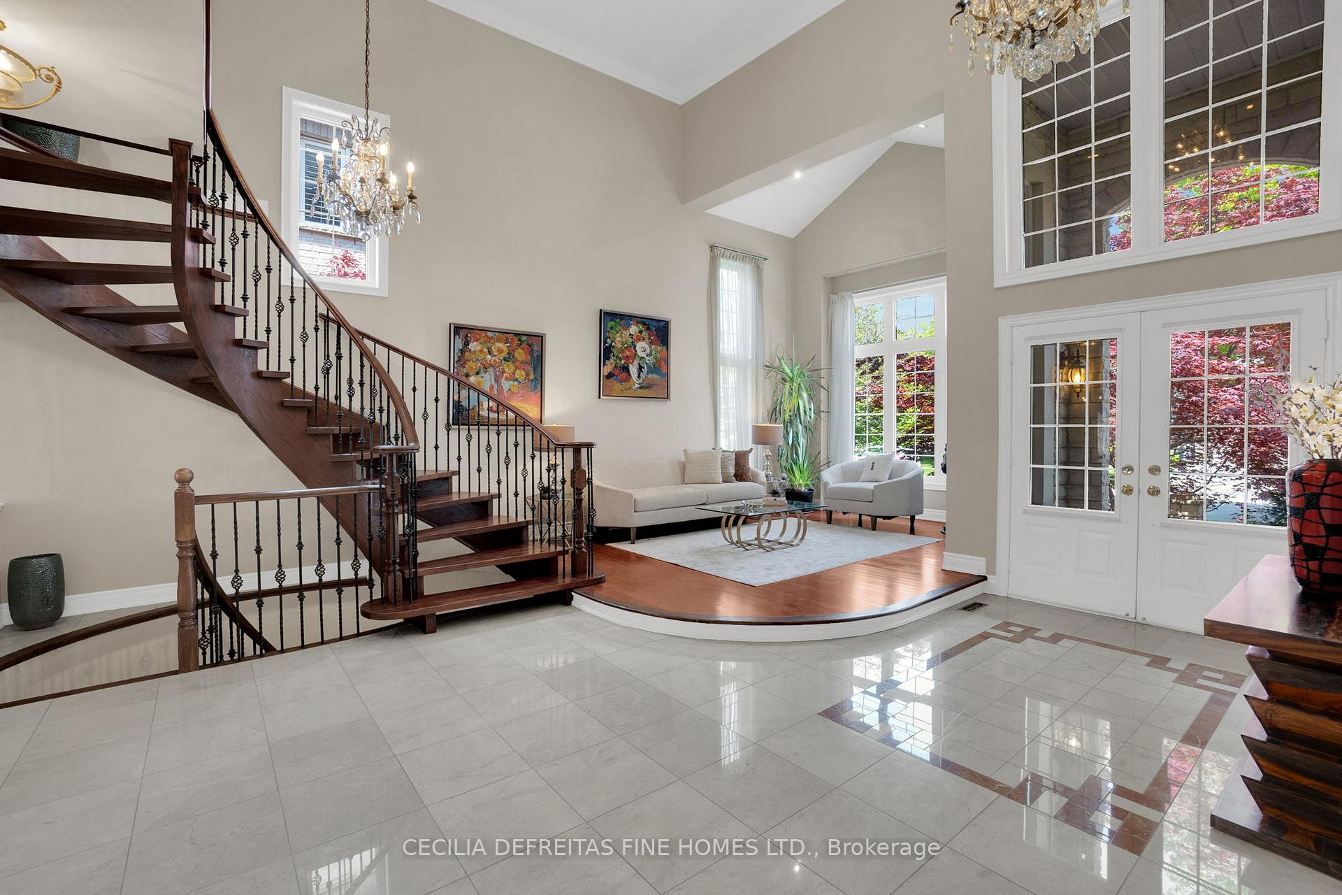 Photo 4 of 173 Polo Crescent, Vaughan, East Woodbridge — HOMEH