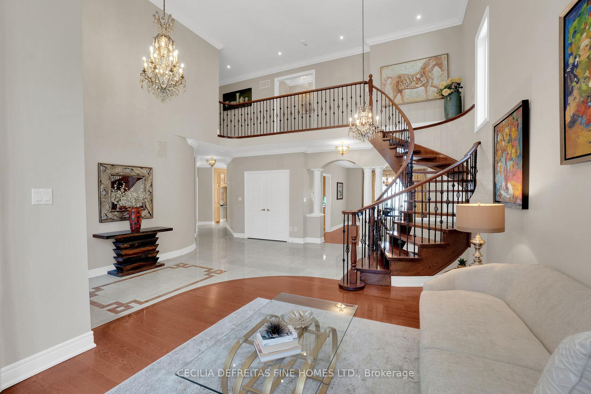 Photo 5 of 173 Polo Crescent, Vaughan, East Woodbridge — HOMEH