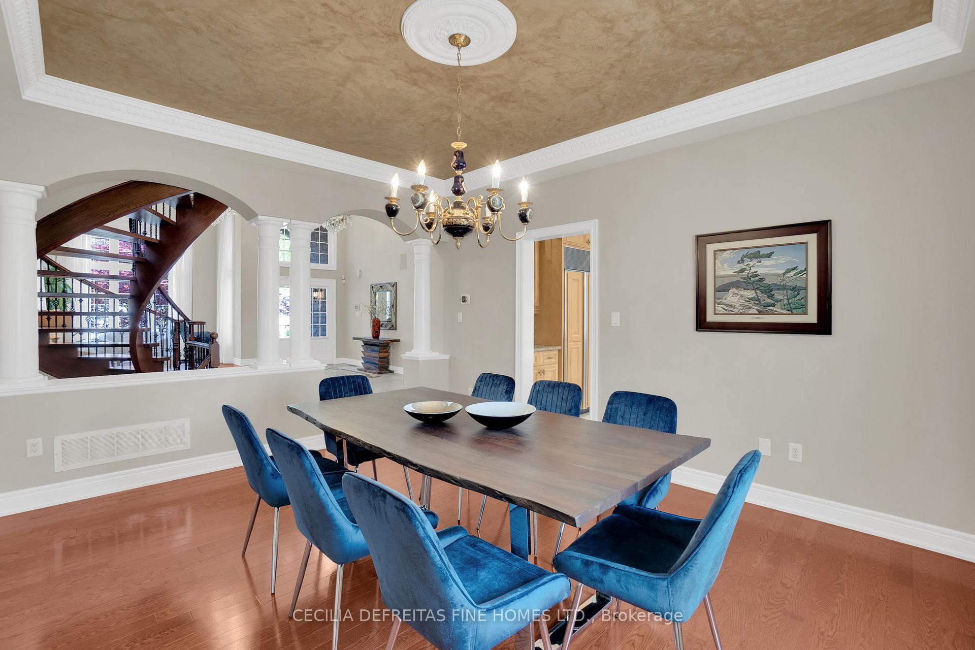Photo 8 of 173 Polo Crescent, Vaughan, East Woodbridge — HOMEH