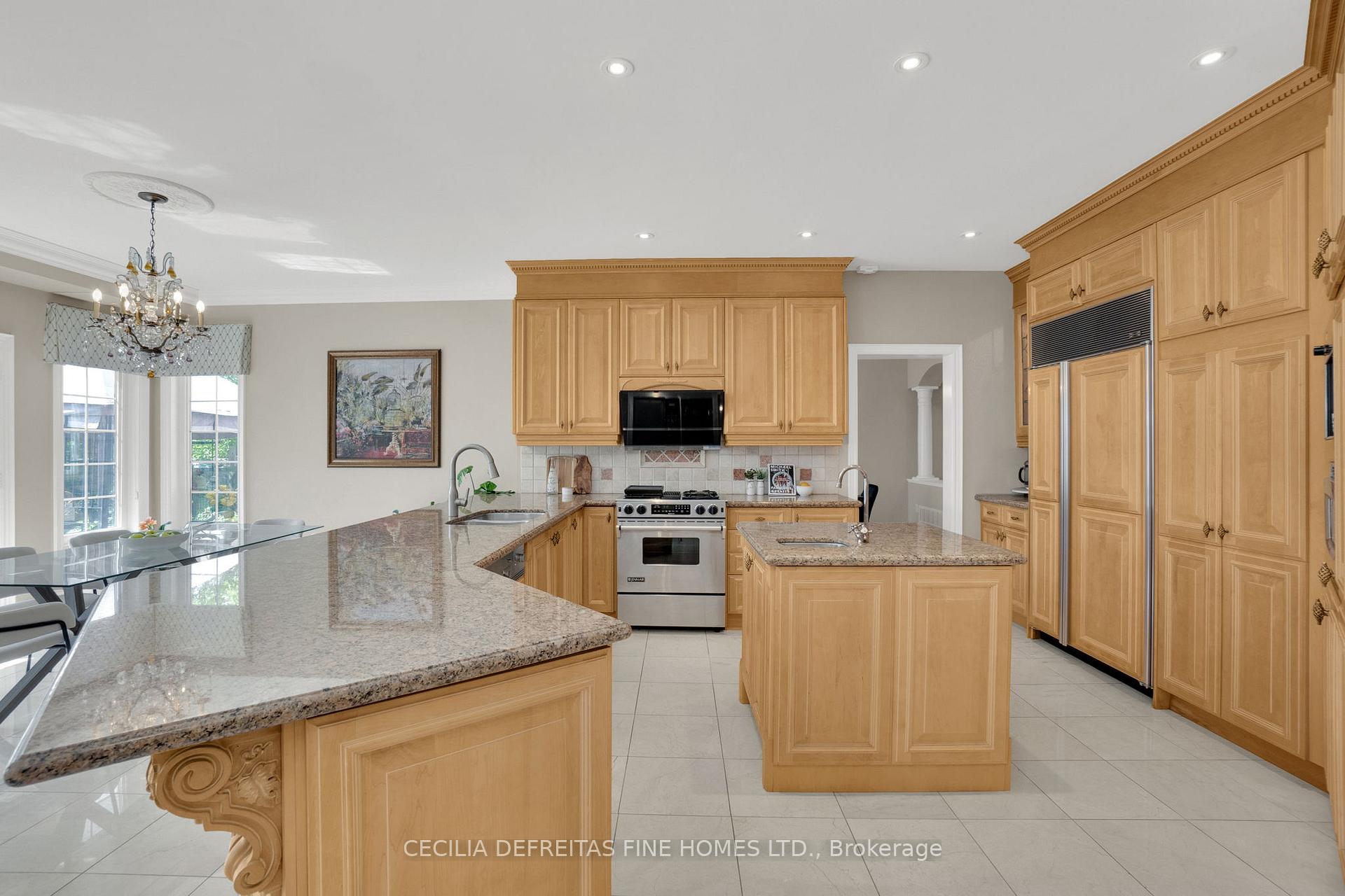 Photo 9 of 173 Polo Crescent, Vaughan, East Woodbridge — HOMEH