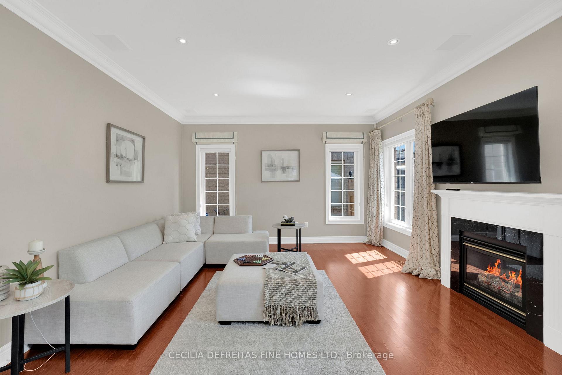 Photo 13 of 173 Polo Crescent, Vaughan, East Woodbridge — HOMEH